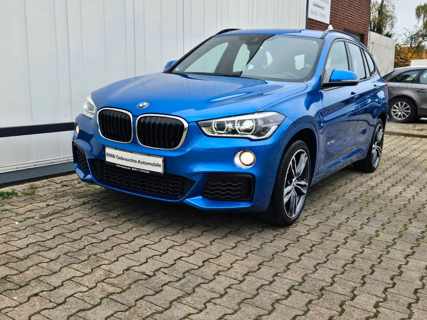 BMW X1 sDrive 18d*M-SPORT*NAVI*LED*AHK*PDC Blau - 1