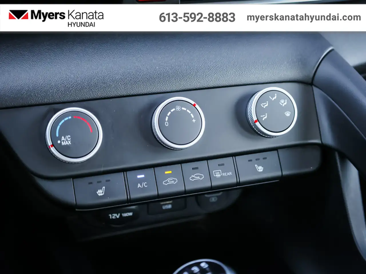 Hyundai ELANTRA photo Hyundai ELANTRA