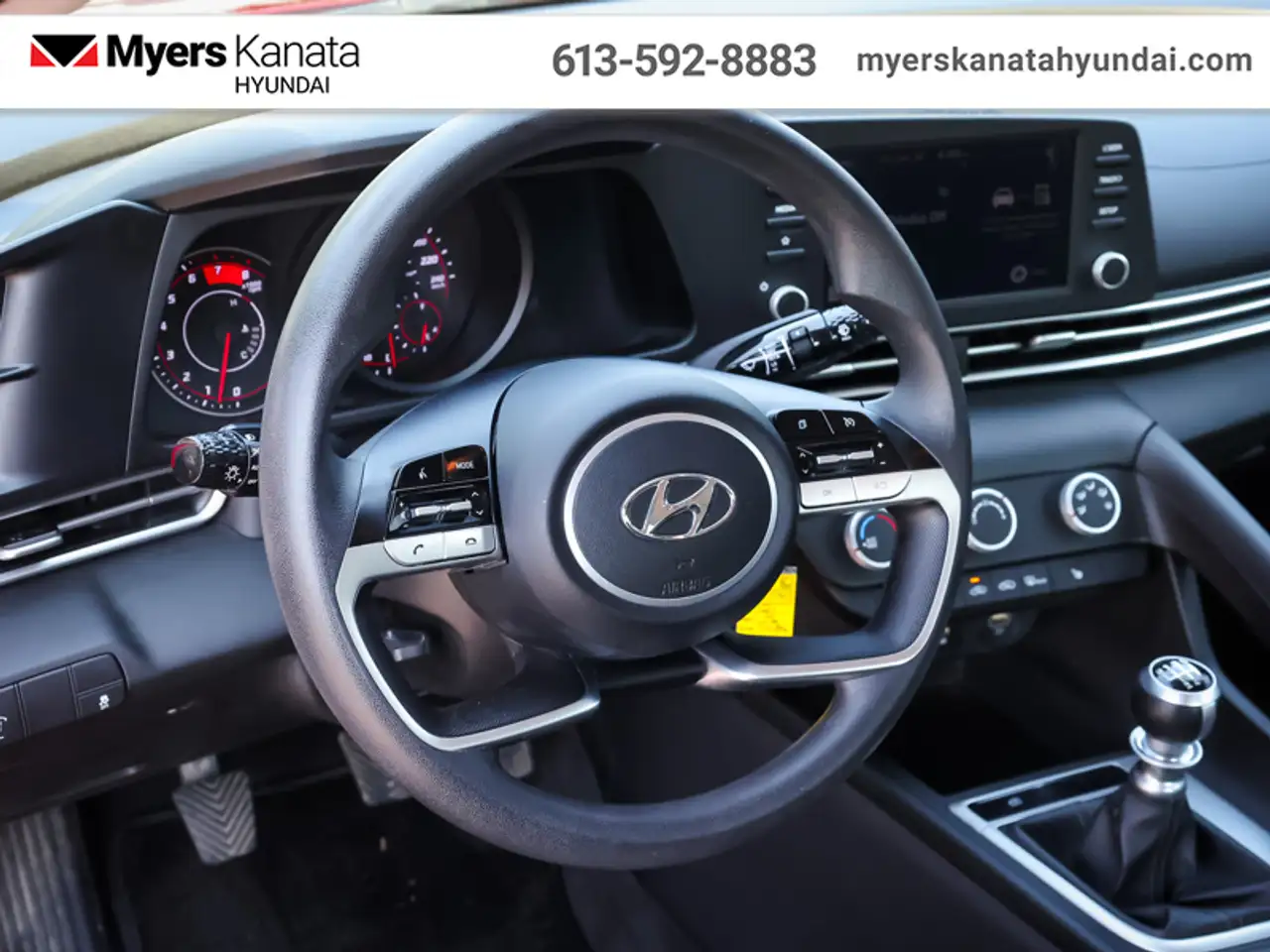 Hyundai ELANTRA photo Hyundai ELANTRA