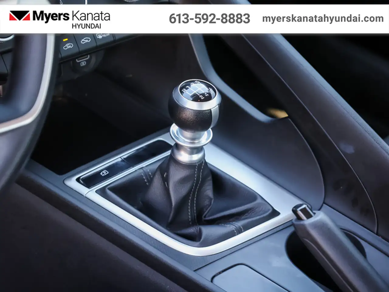 Hyundai ELANTRA photo Hyundai ELANTRA