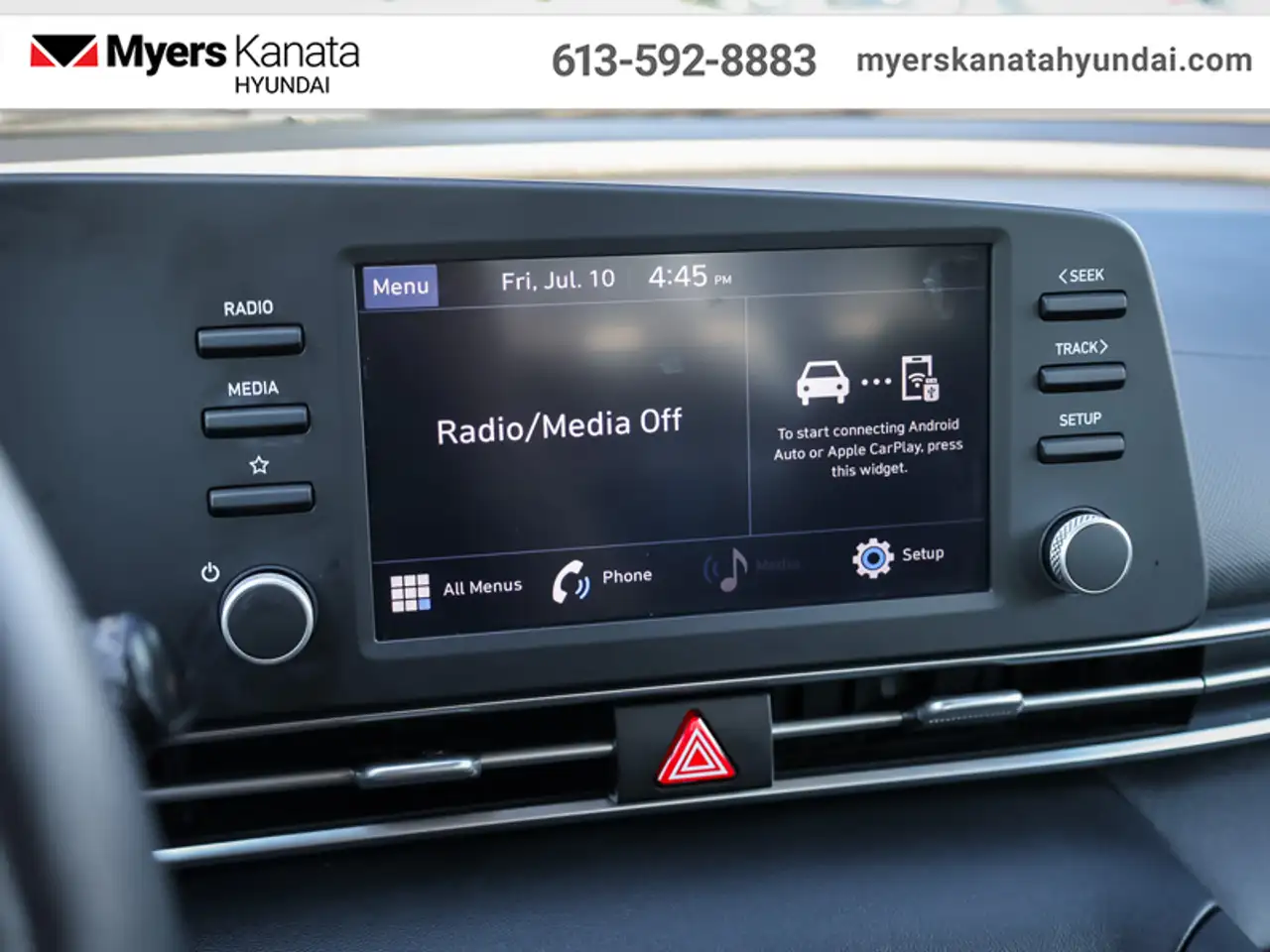 Hyundai ELANTRA photo Hyundai ELANTRA