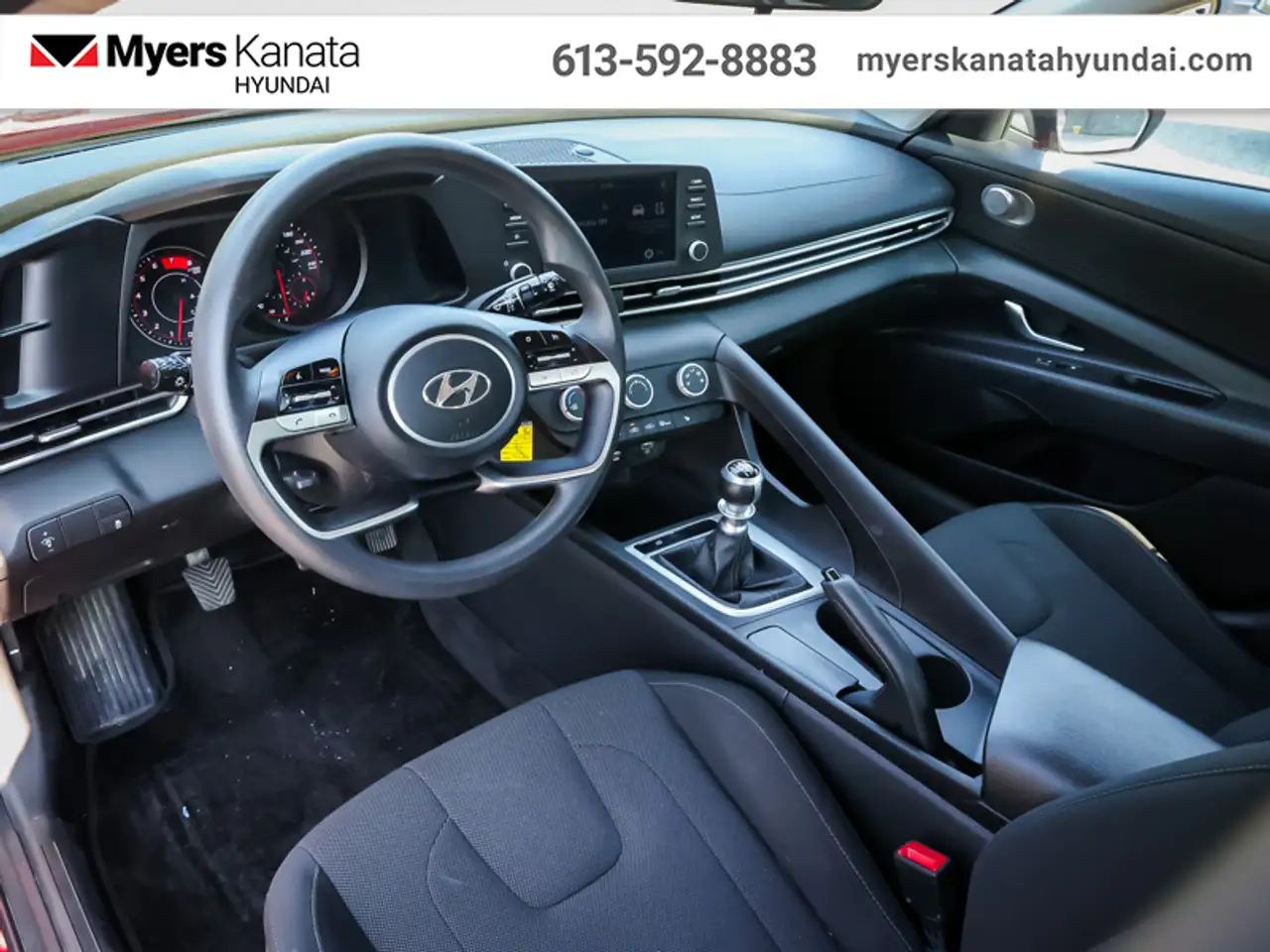 Hyundai ELANTRA photo Hyundai ELANTRA