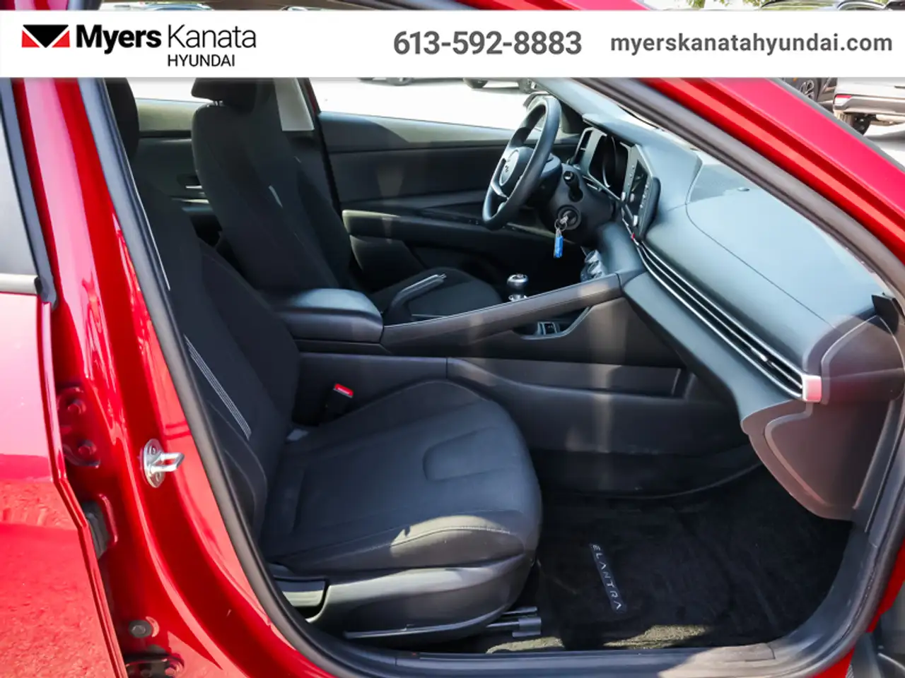 Hyundai ELANTRA photo Hyundai ELANTRA