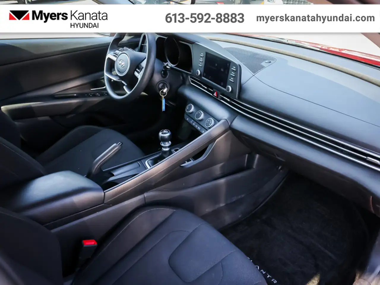 Hyundai ELANTRA photo Hyundai ELANTRA
