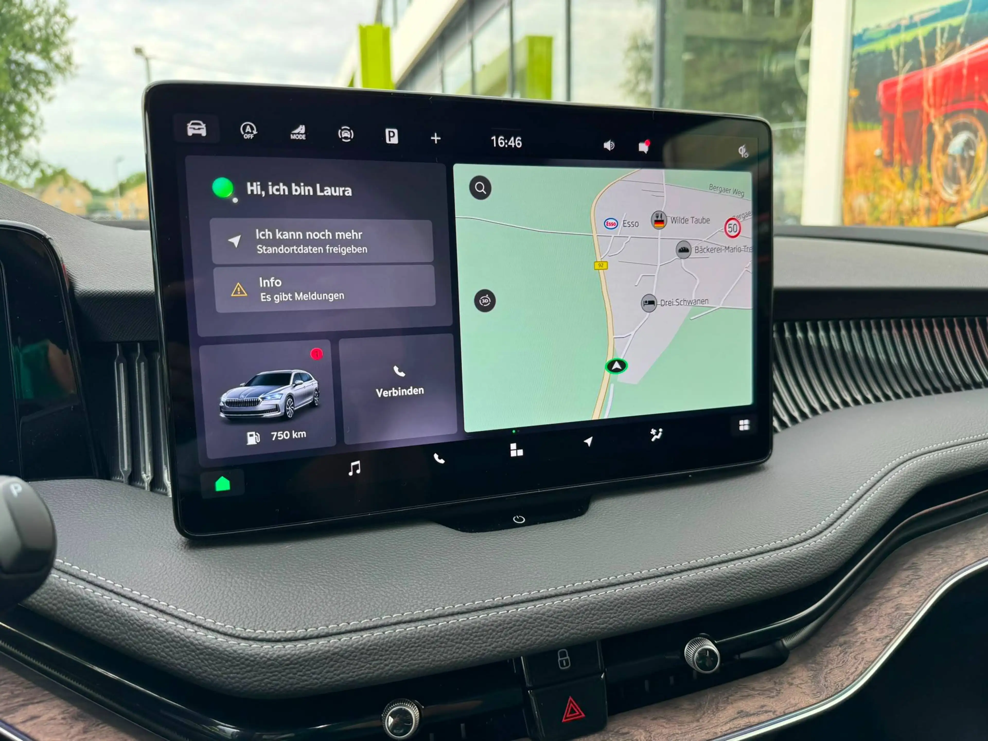 Skoda Superb Superb Combi Combi 2.0 TDI DSG 4x4 L&K — photo 13