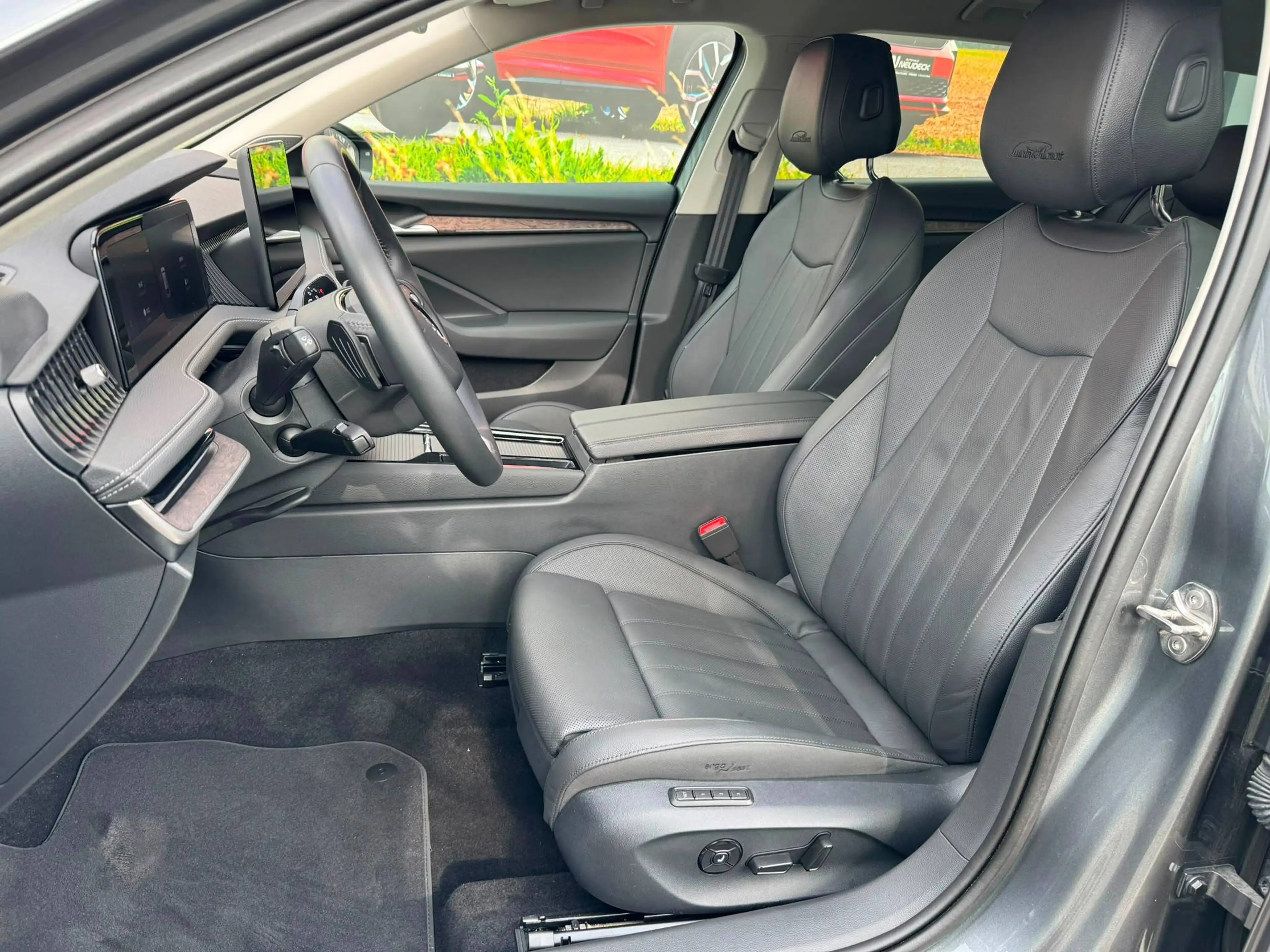 Skoda Superb Superb Combi Combi 2.0 TDI DSG 4x4 L&K — photo 12