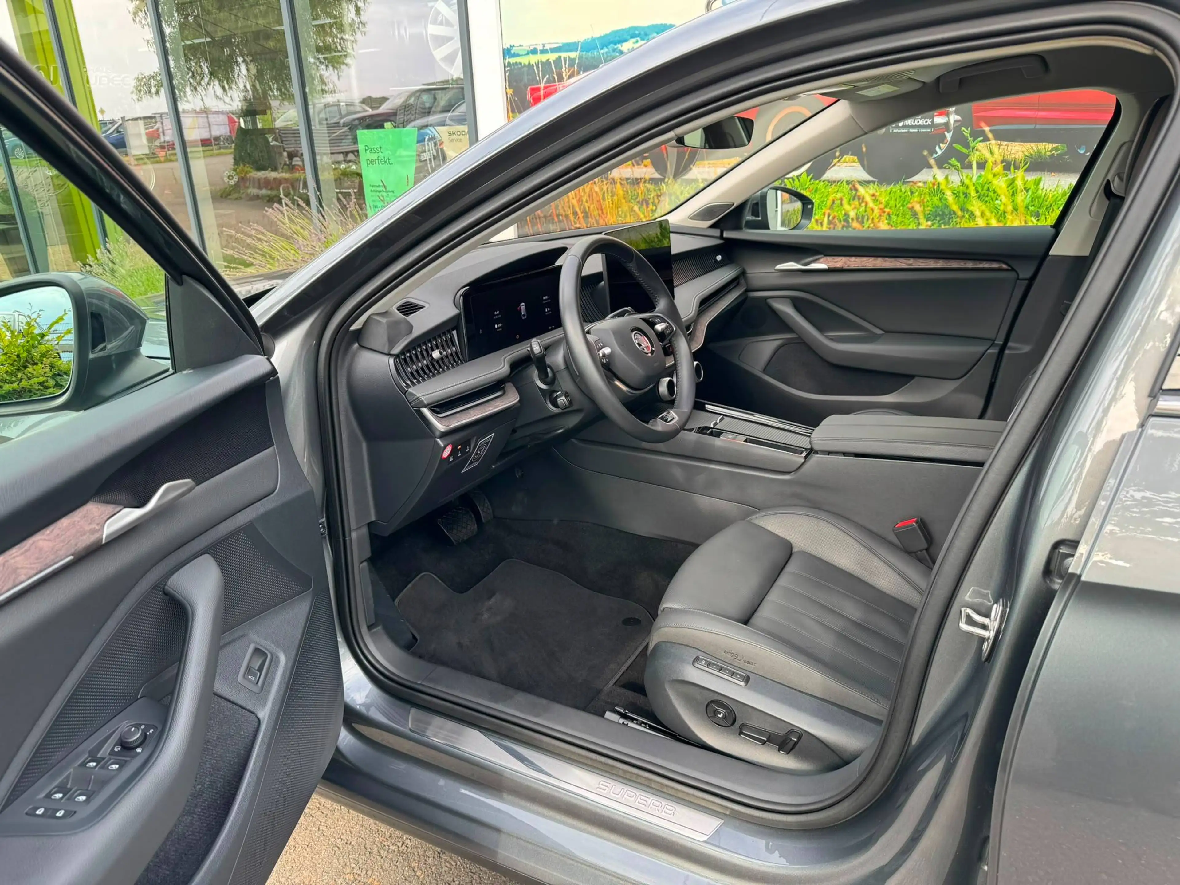 Skoda Superb Superb Combi Combi 2.0 TDI DSG 4x4 L&K — photo 9