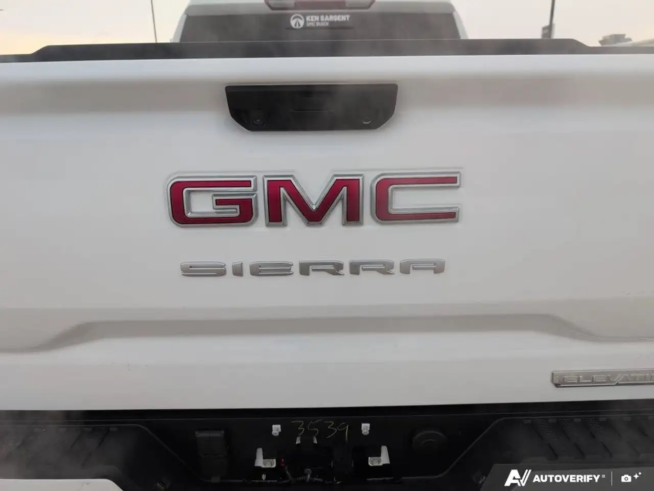 GMC Sierra 1500 снимка GMC Sierra 1500
