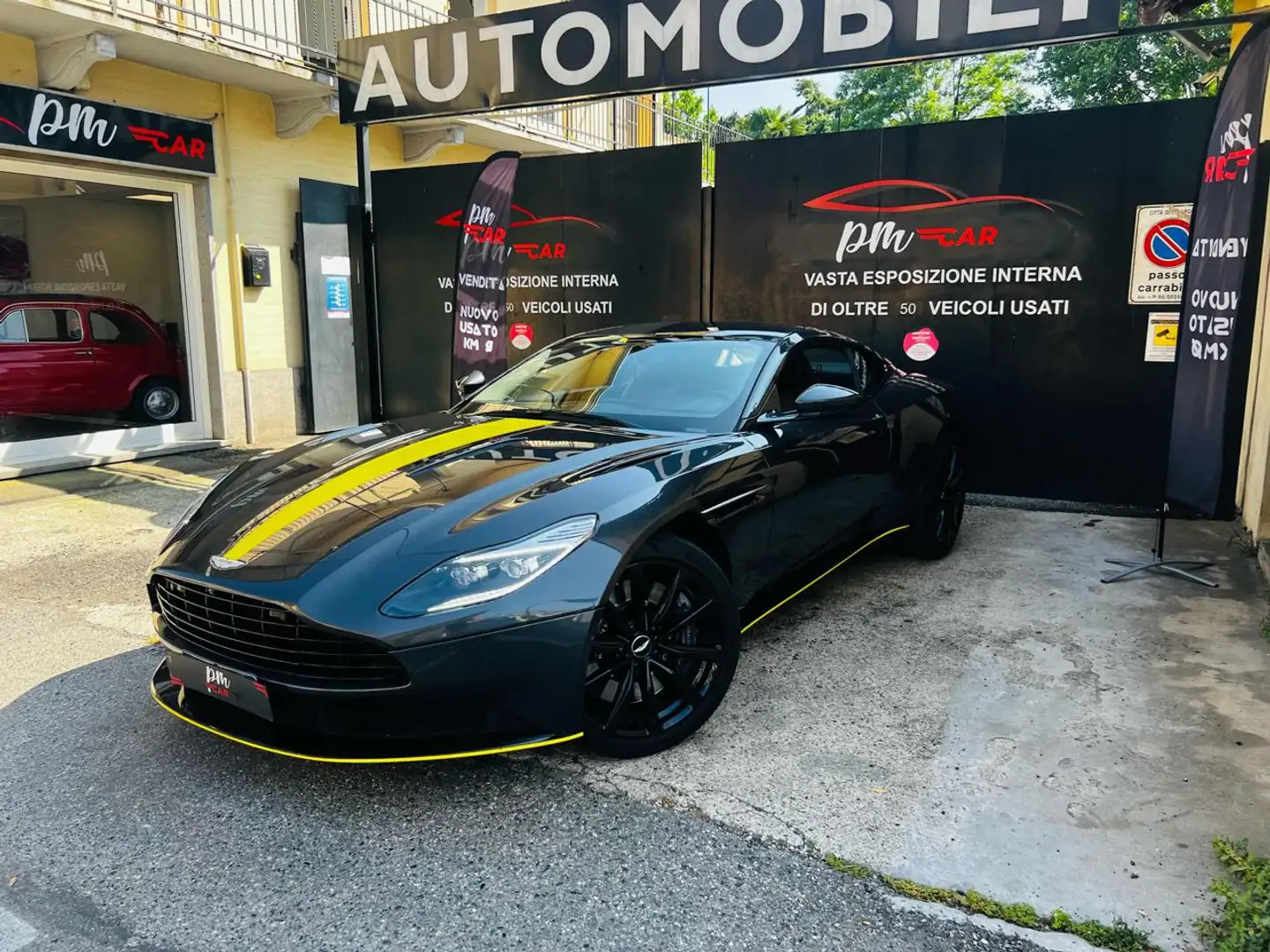 Aston Martin DB11 V12 Coupé Lanych edition Gris - 1