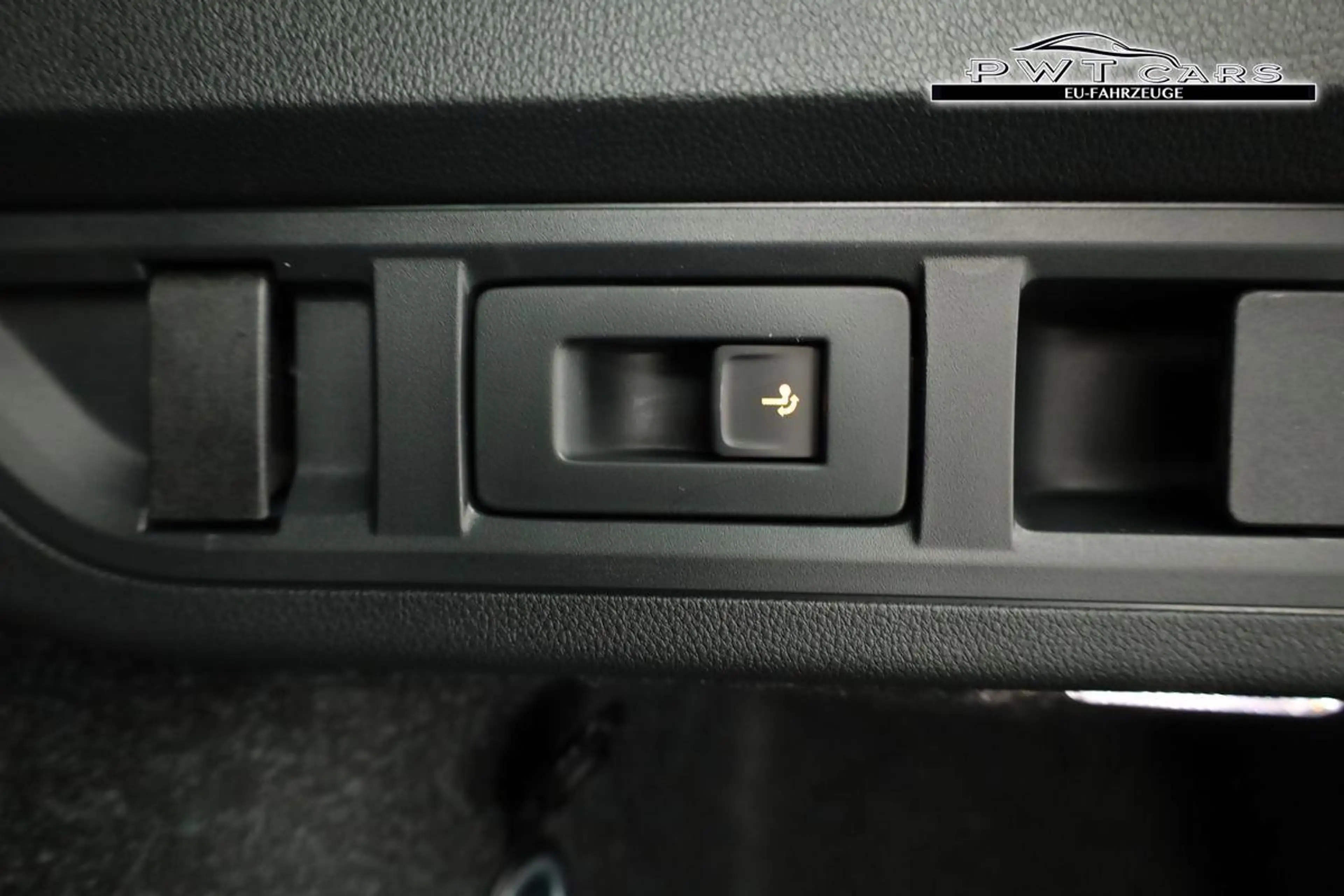 Skoda Octavia Combi 2.0 TSI 195 kW RS DSG, AHK, Navi, Matrix,... — photo 14