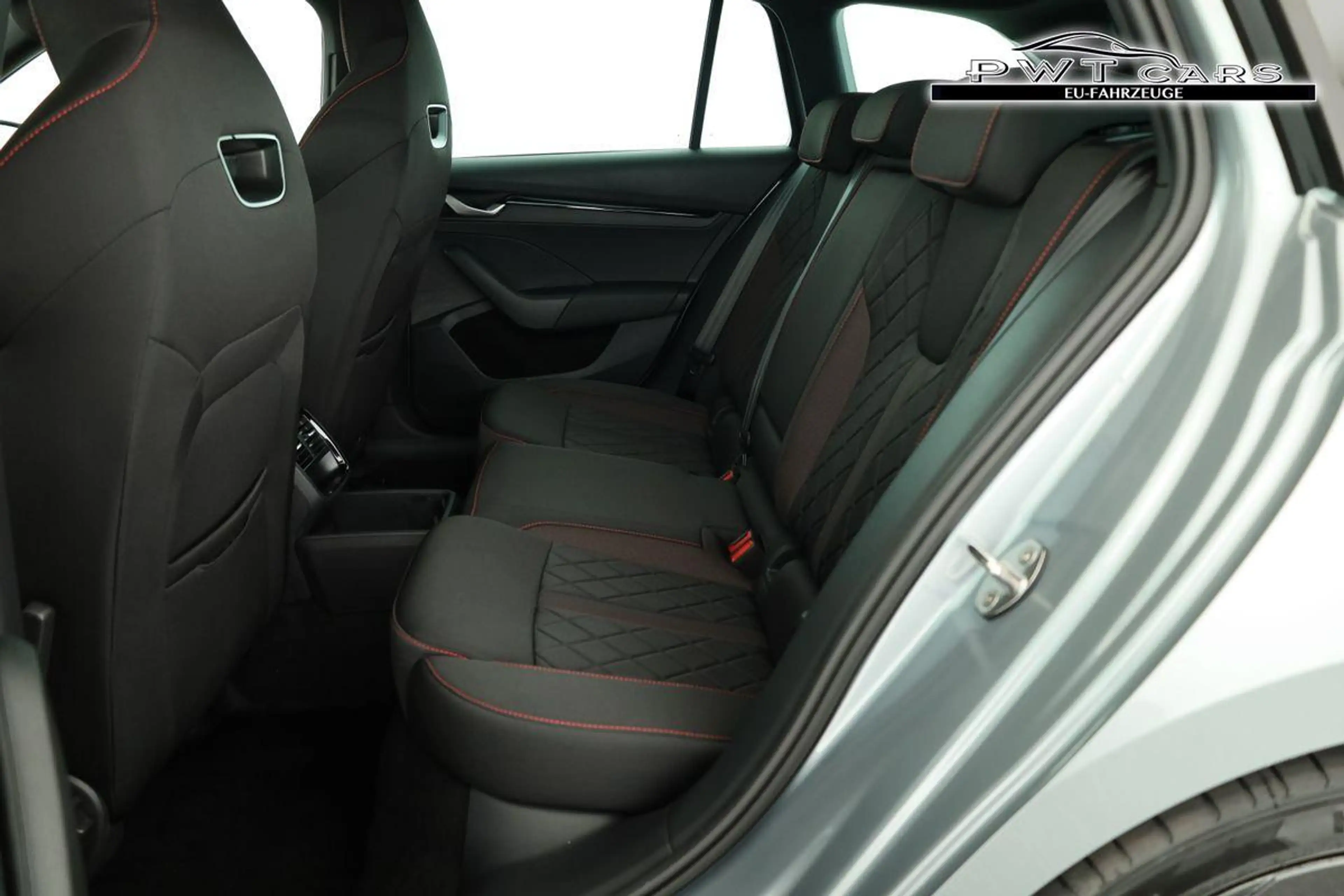Skoda Octavia Combi 2.0 TSI 195 kW RS DSG, AHK, Navi, Matrix,... — photo 11