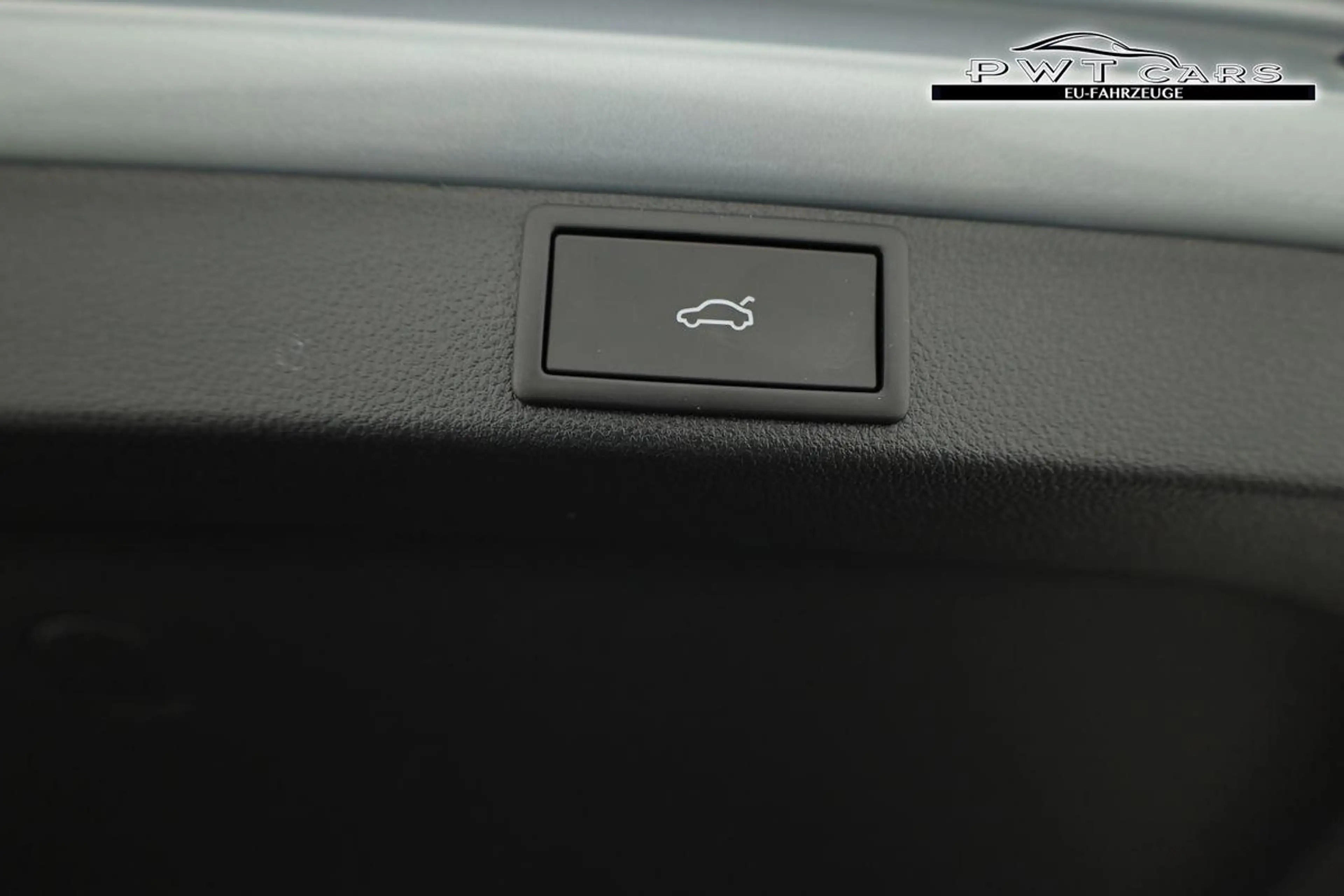Skoda Octavia Combi 2.0 TSI 195 kW RS DSG, AHK, Navi, Matrix,... — photo 13