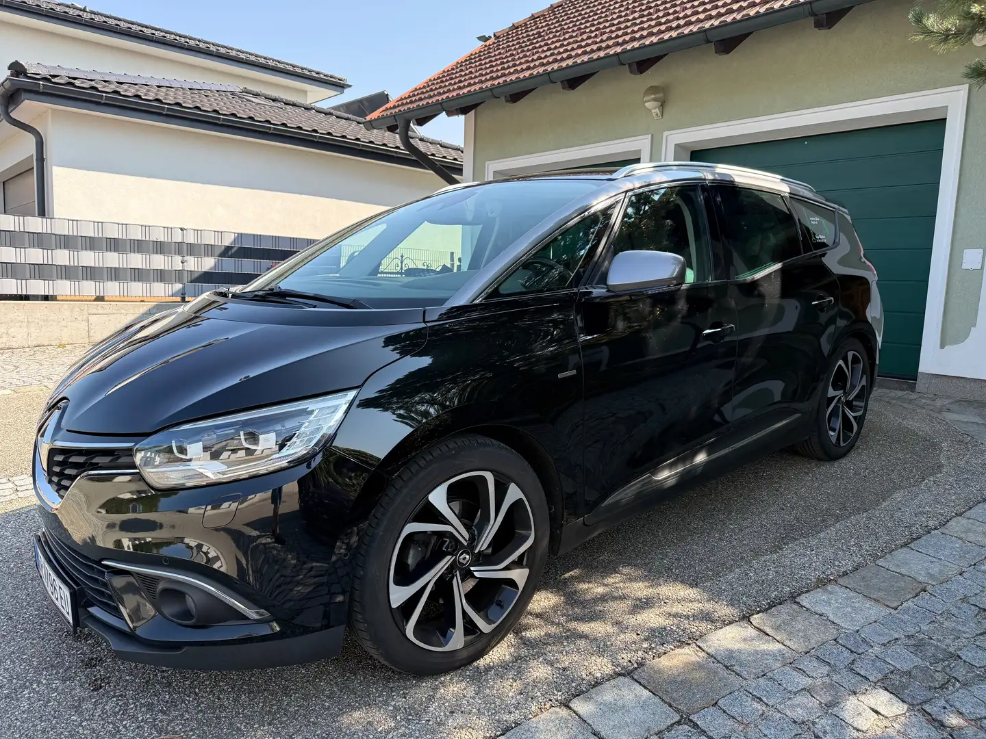 Renault Grand Scenic 1.3 TCe Energy BOSE-Edition Schwarz - 1