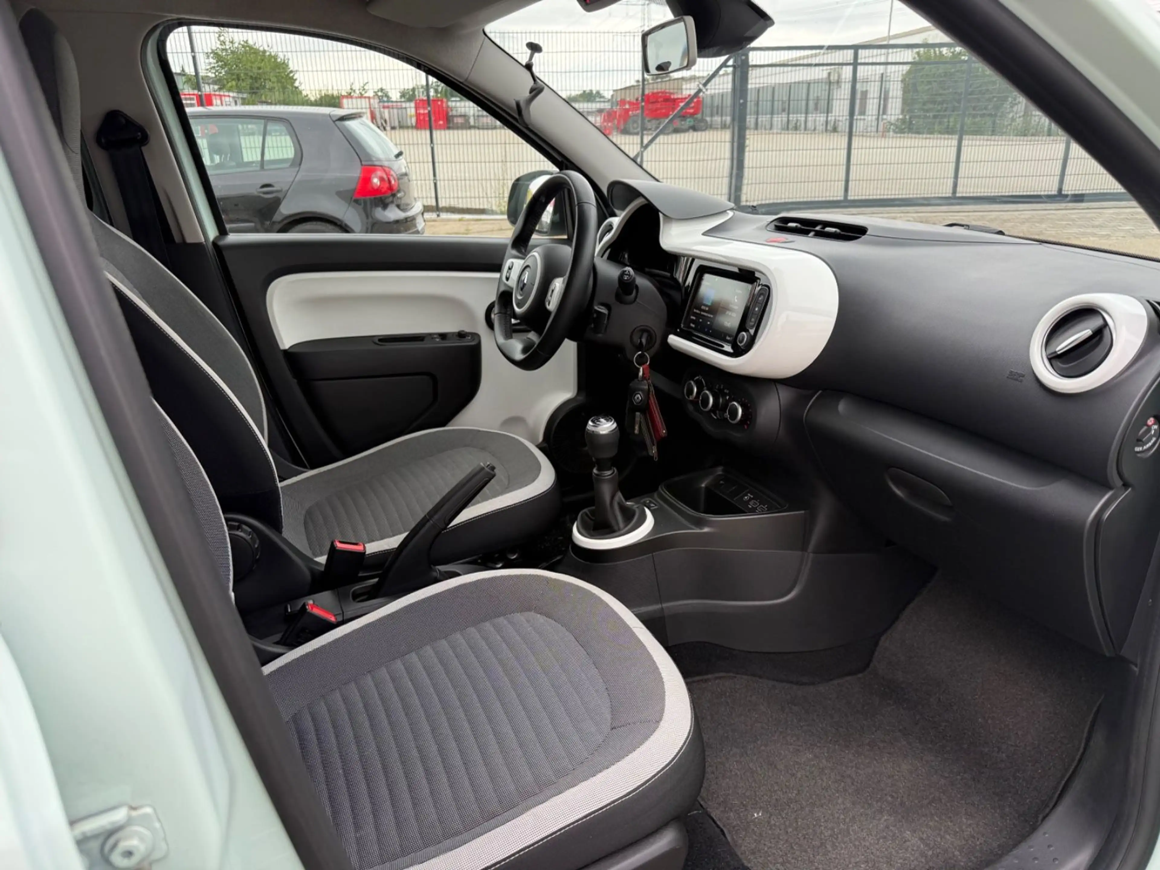 Renault Twingo Limited TÜV NEU REIFEN NEU — photo 10