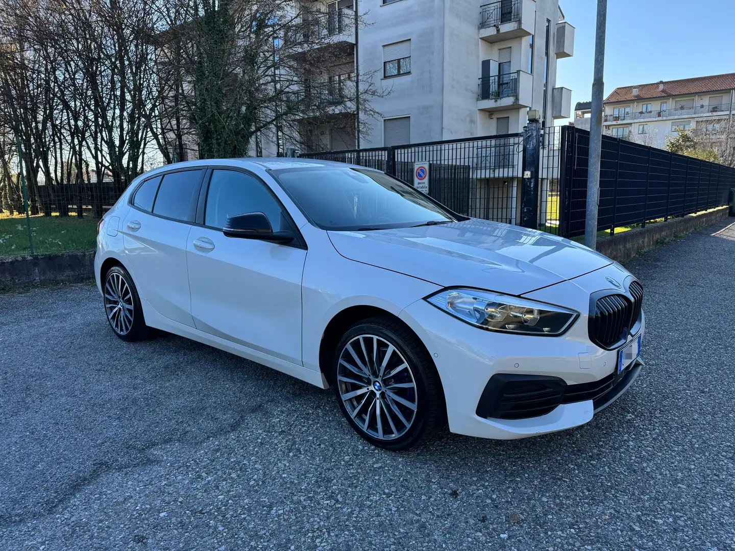 BMW 116 116d Msport Exterior auto - 1