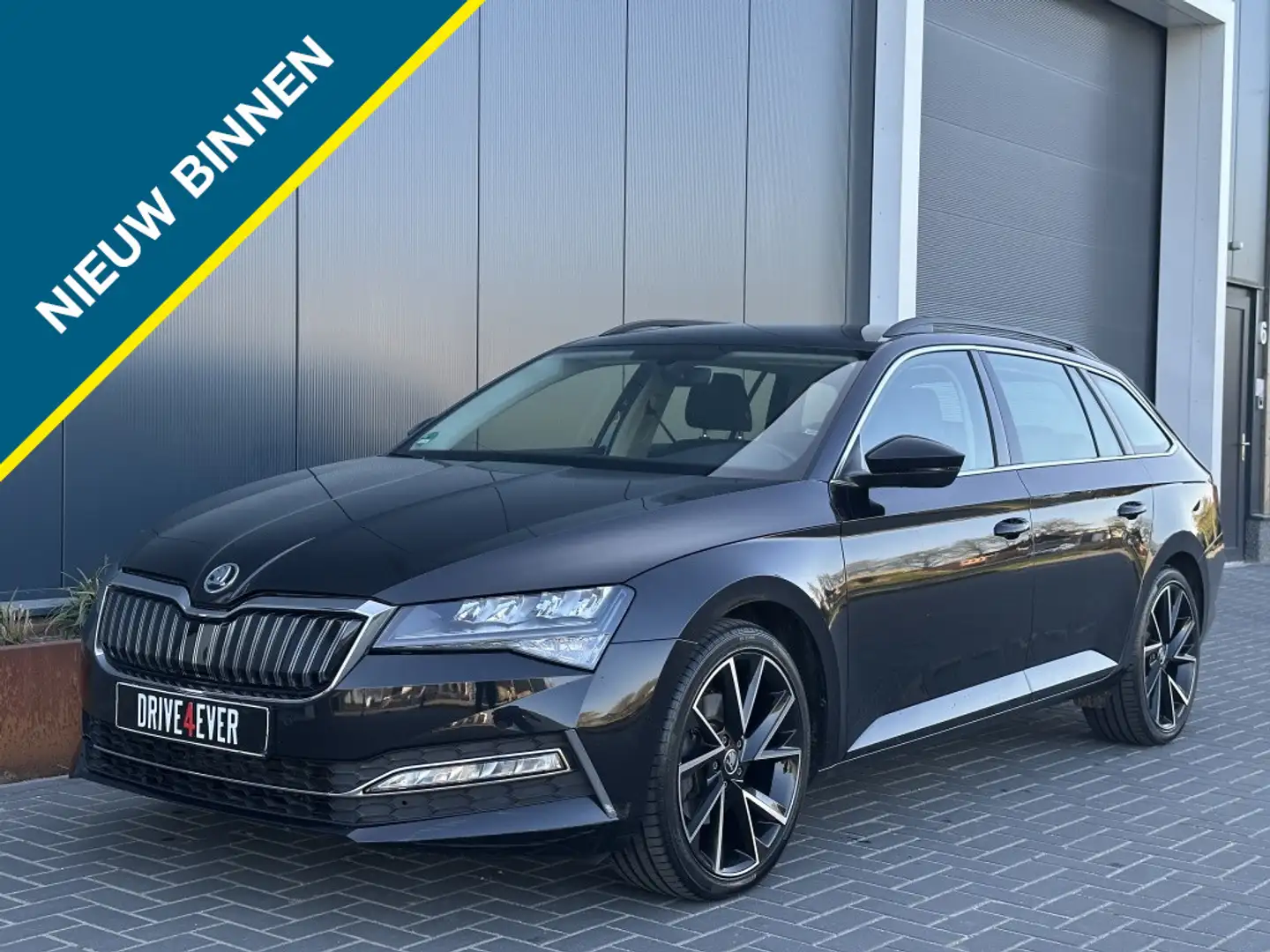 Skoda Superb Combi 1.4 TSI iV Bns Ed. 218pk NAVI/CAMERA/ACC/ECC Noir - 1