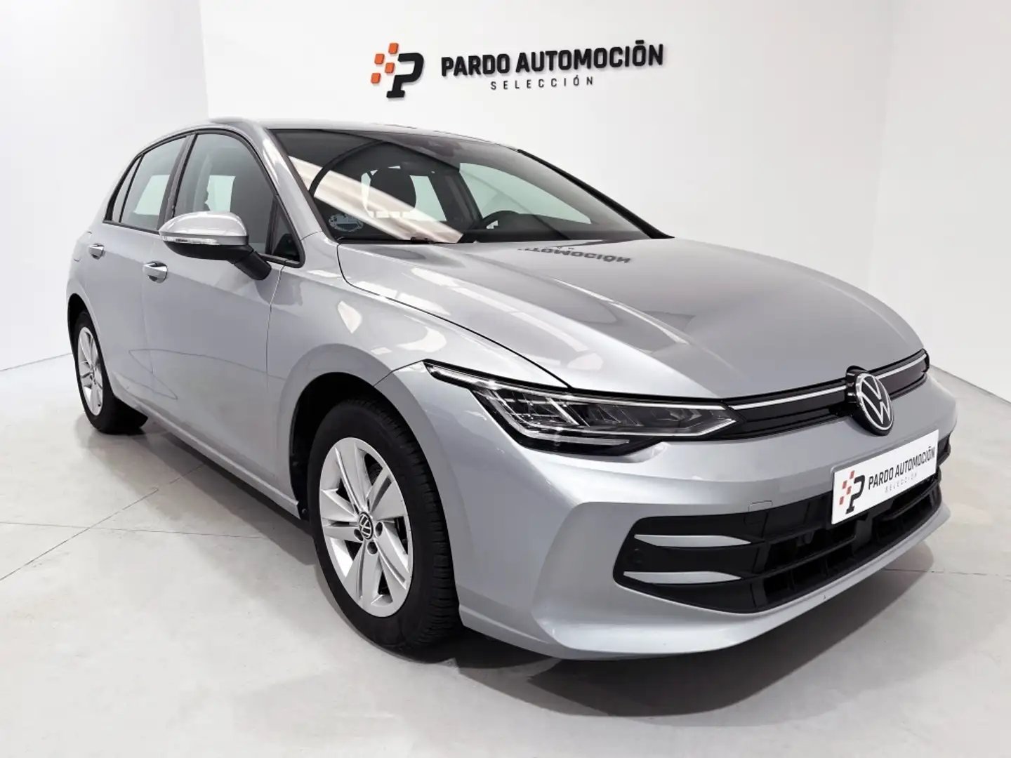 Volkswagen Golf 1.5 TSI 85kW Plateado - 1