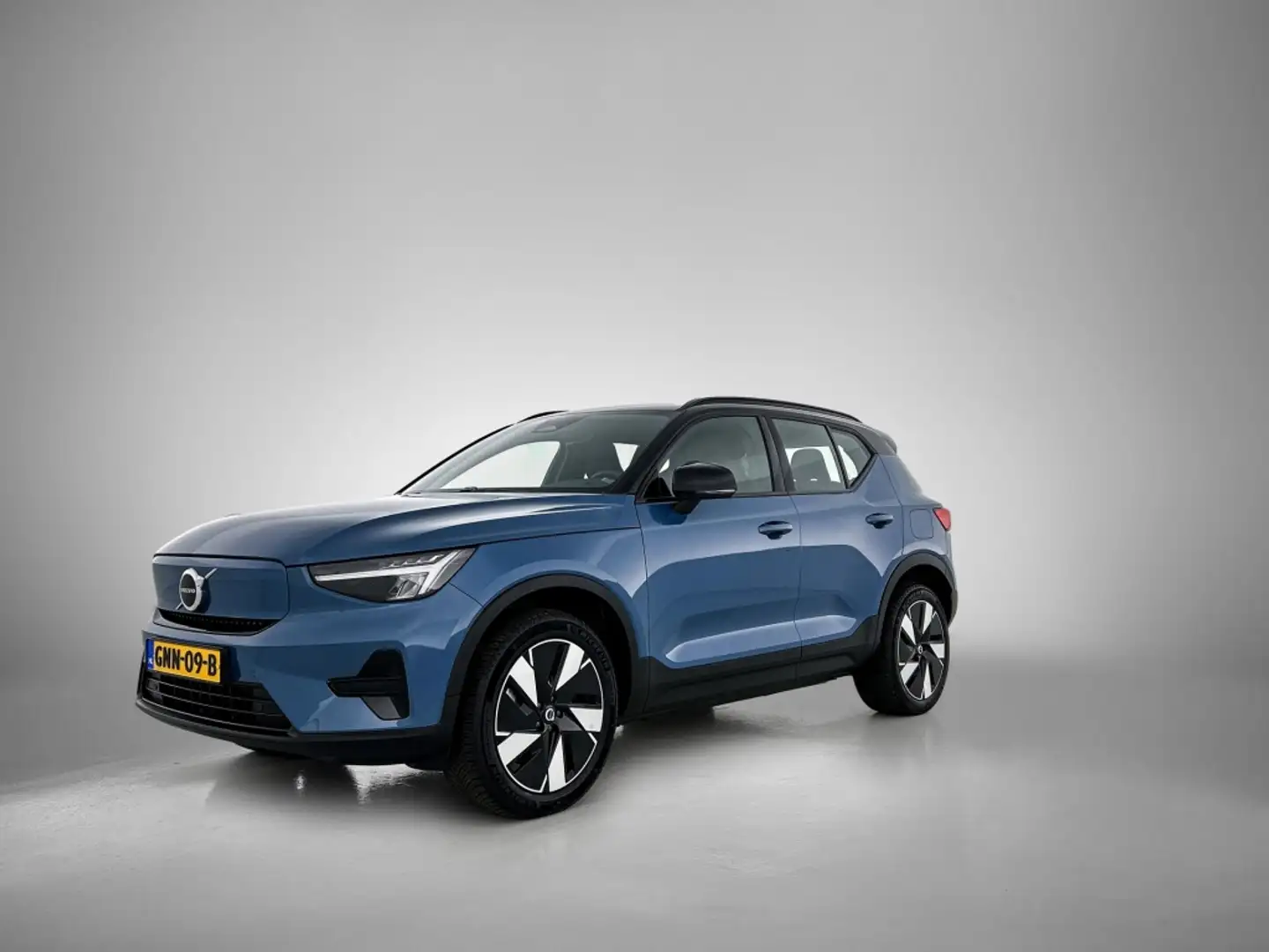 Volvo XC40 Extended Plus 82 kWh | Trekhaak | BLIS | Navigatie Blauw - 2
