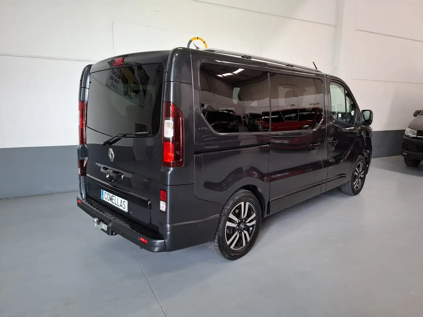 Renault Trafic SpaceClass 2.0dCi Energy Blue EDC 125kW Grijs - 2