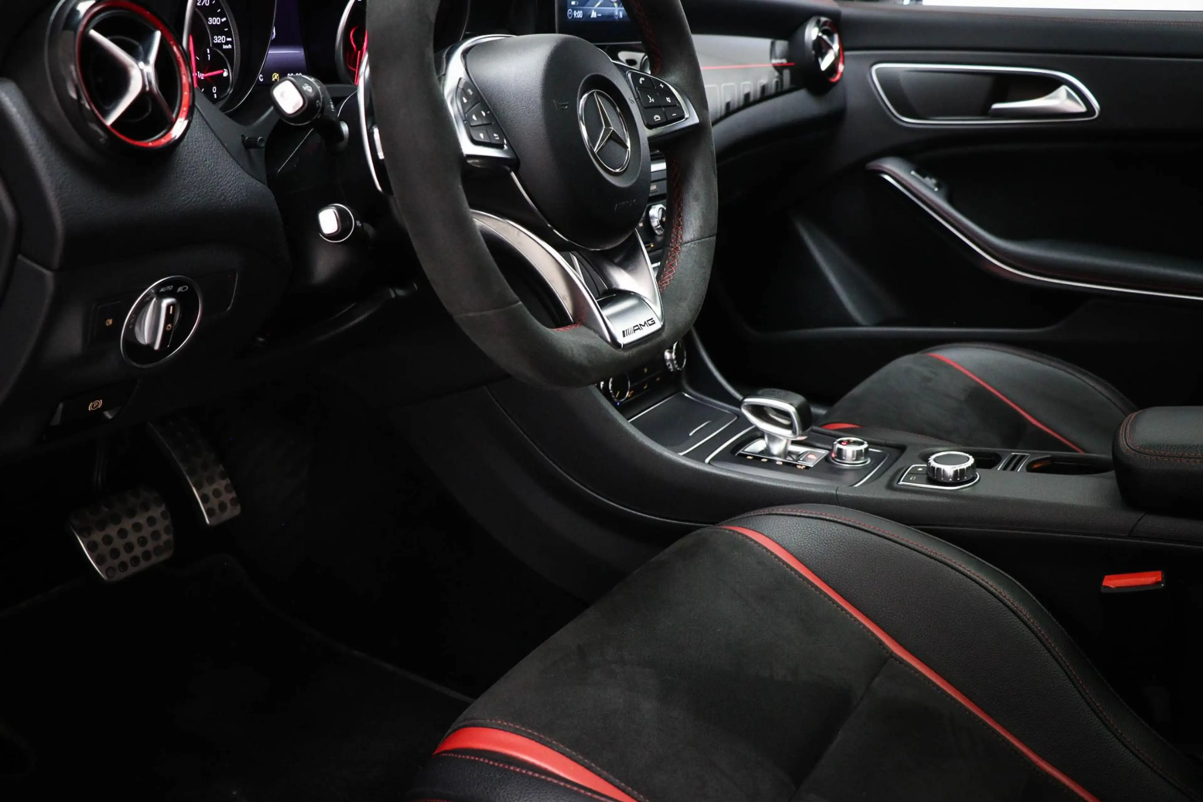 Mercedes-Benz CLA 45 AMG 4MATIC Ambition | PANORAMADAK | SFEERVERLICHTING | — photo 37