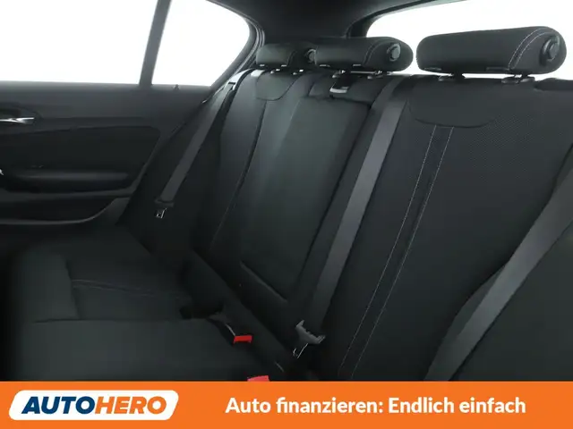 BMW 1 Series view 14