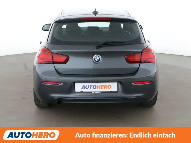 BMW 1 Series view 5