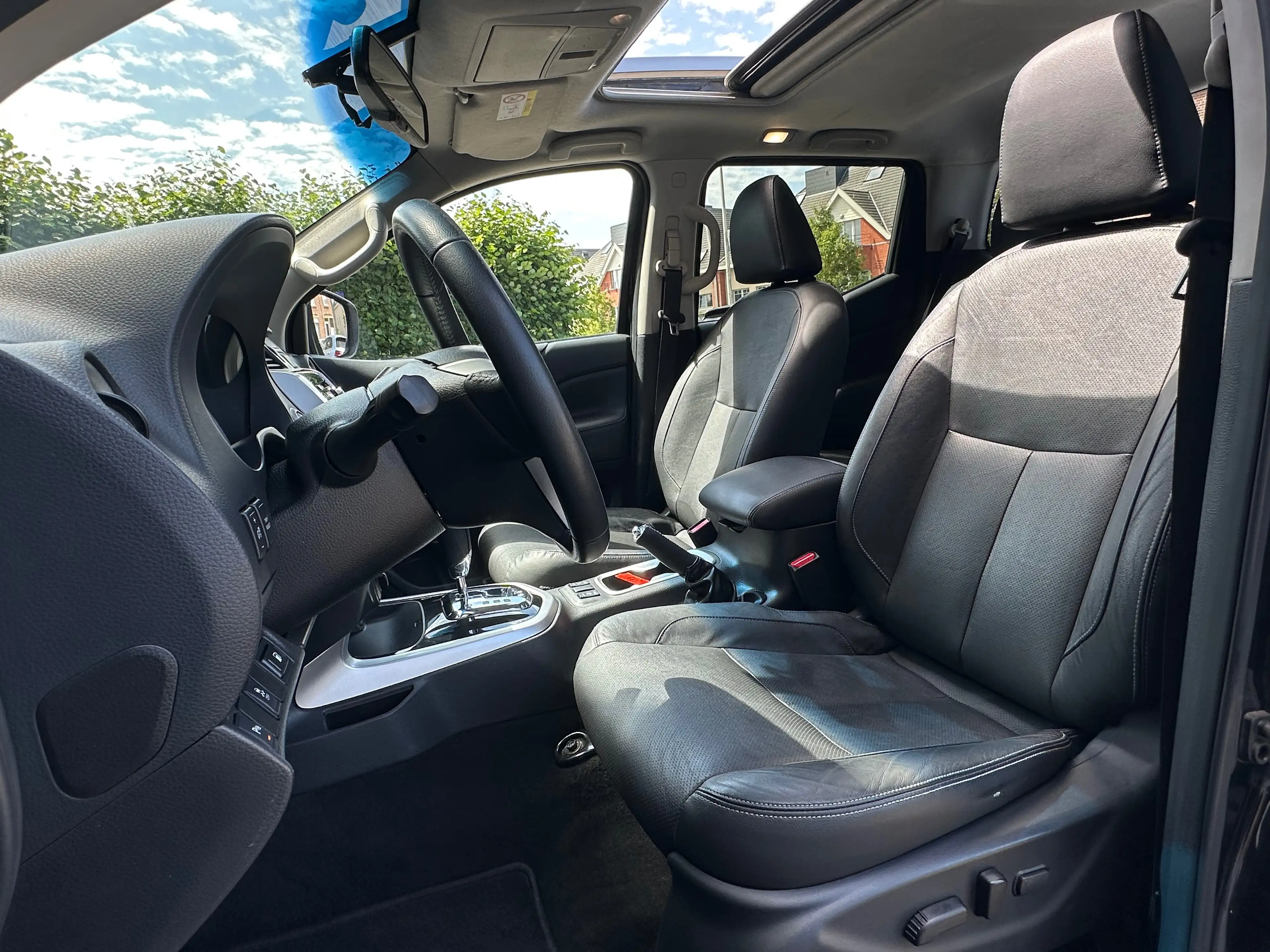 Nissan Navara 2.3 dci double C/ 4WD I Cuir I Led I Navi I Cam 360 I Toit Ouvrant — photo 8