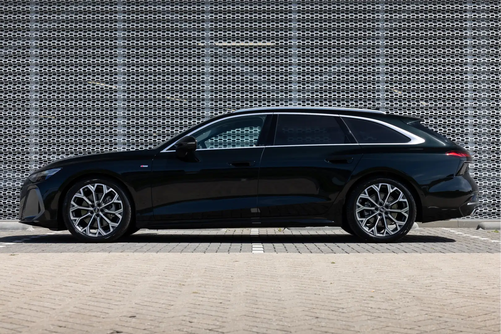 Audi A6 Avant 40 TFSI 204pk s-tronic Advanced edition Groen - 2