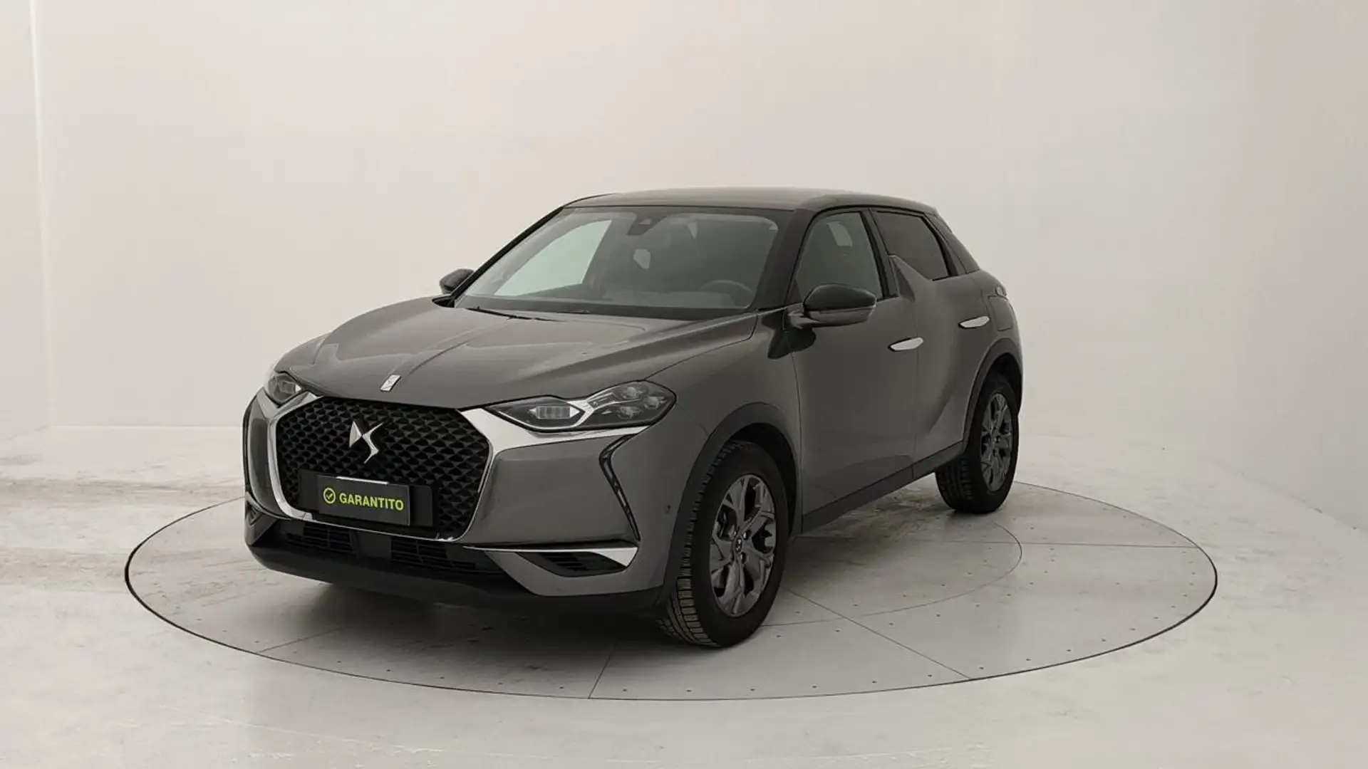 DS Automobiles DS 3 1.5 bluehdi So Chic 130cv auto Grau - 1