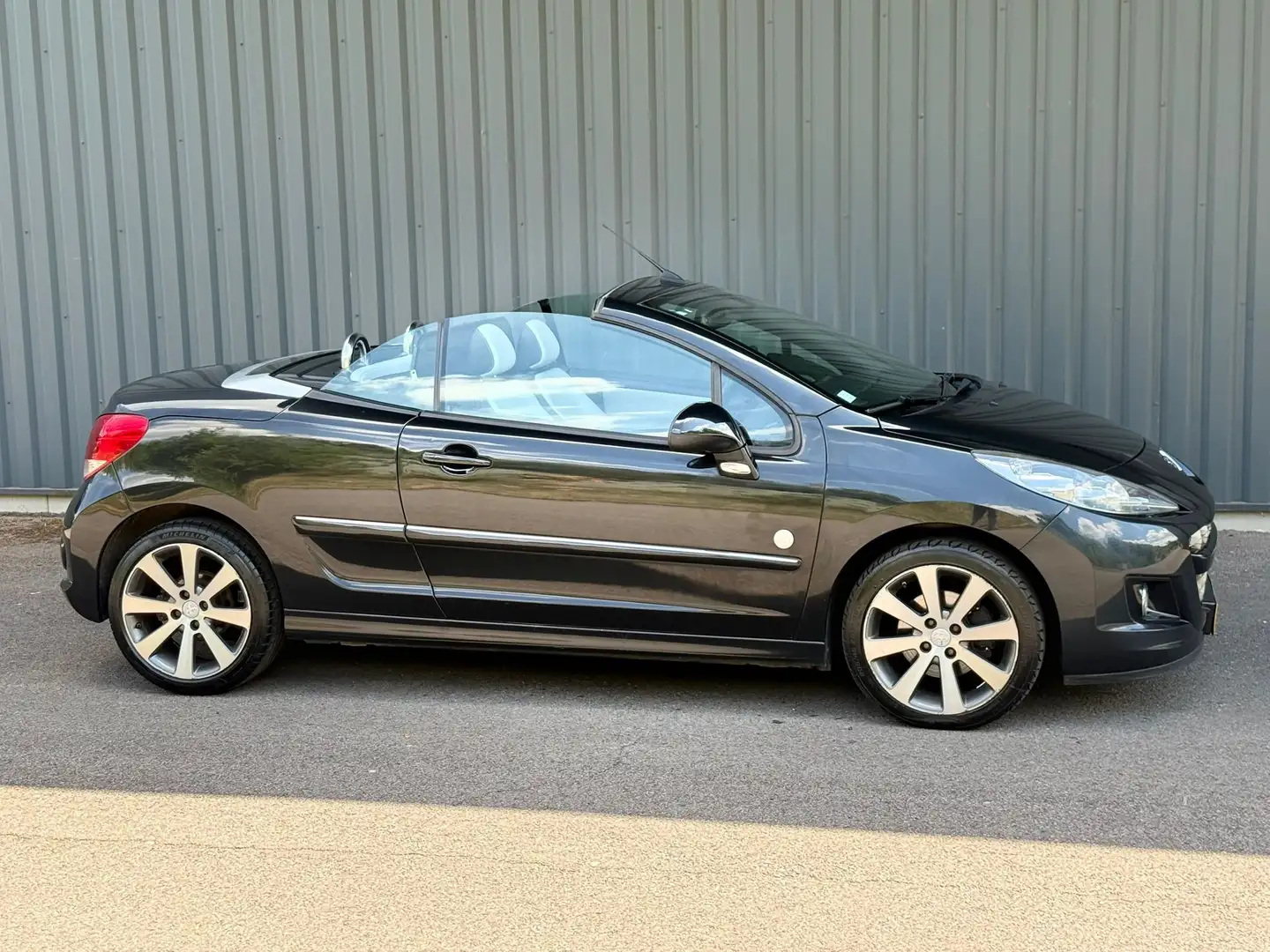 Peugeot 207 207 CC 1.6 HDi 112ch Roland Garros - 1