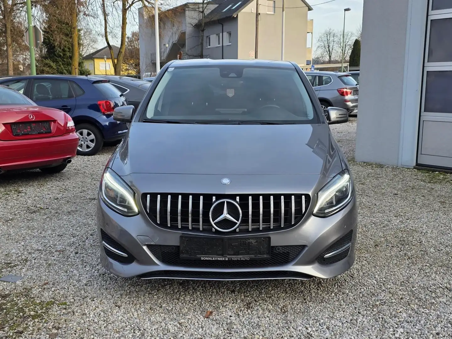 Mercedes-Benz B 180 CDI Aut. Grau - 2