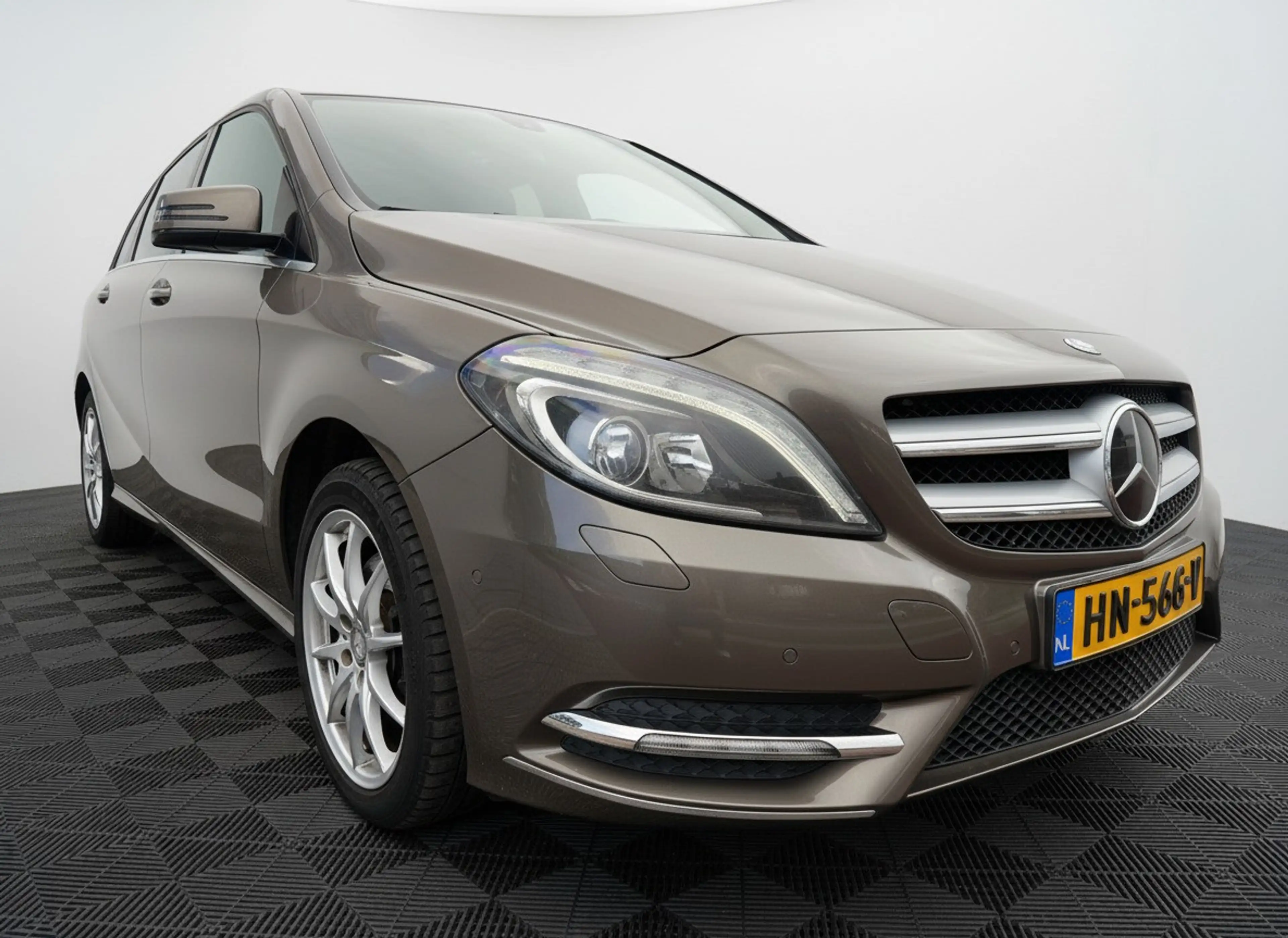 Mercedes-Benz B 180 Ambition Aut., Navi | Trekhaak | Clima — photo 12