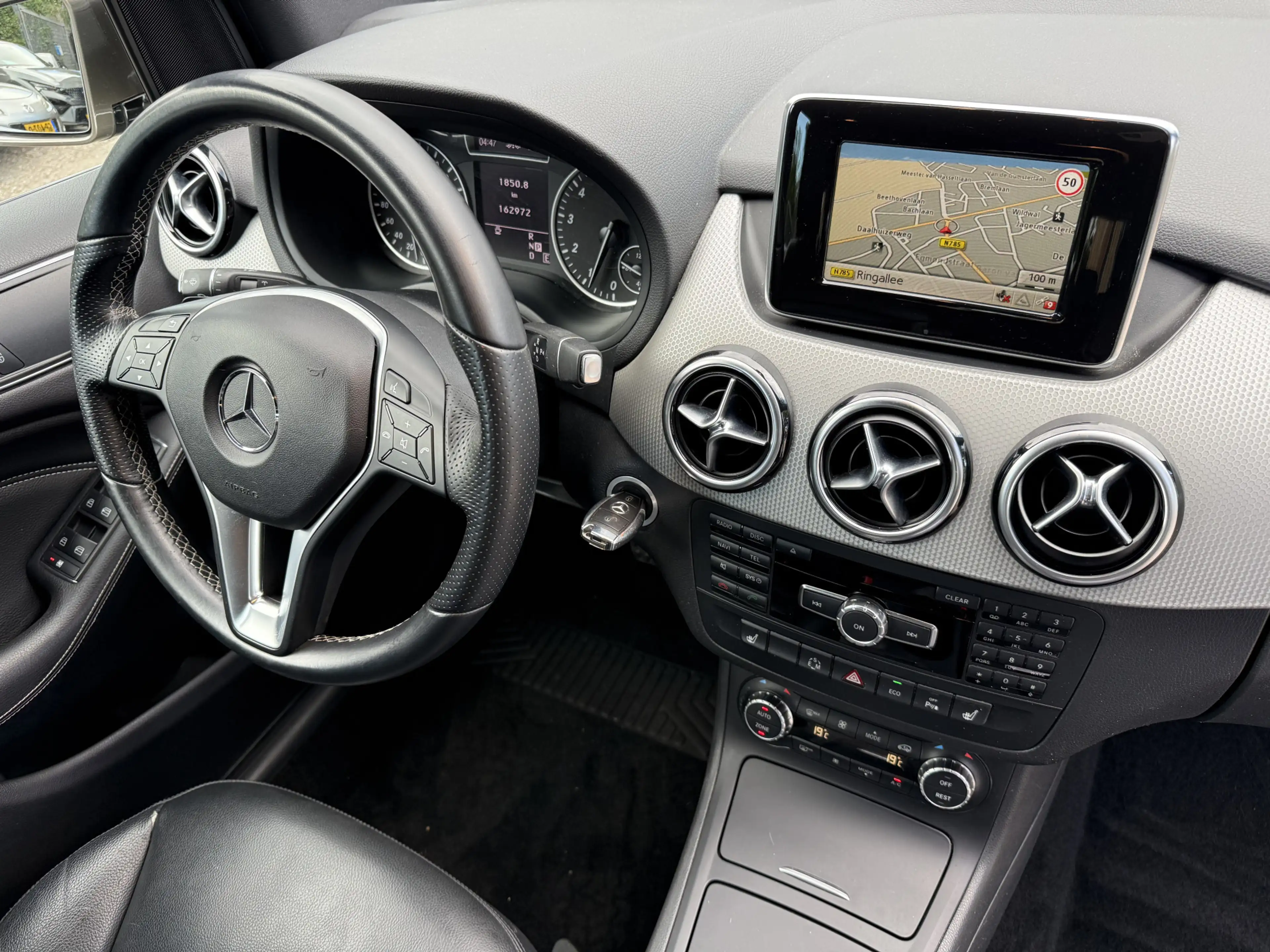 Mercedes-Benz B 180 Ambition Aut., Navi | Trekhaak | Clima — photo 3