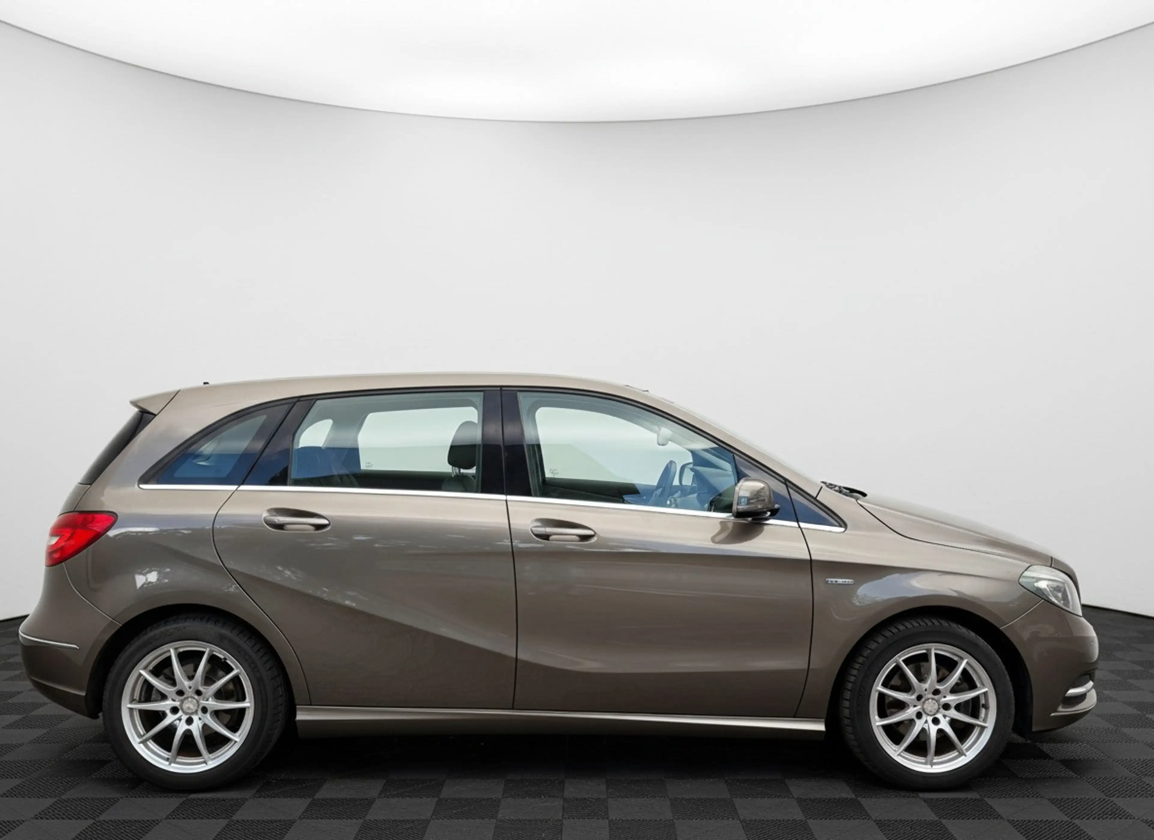 Mercedes-Benz B 180 Ambition Aut., Navi | Trekhaak | Clima — photo 7
