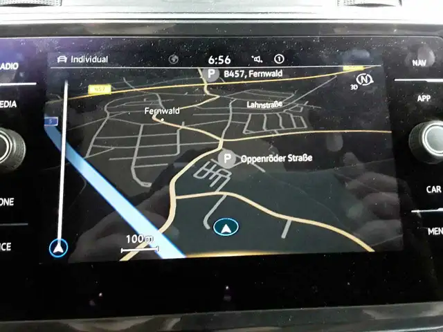 Volkswagen Tiguan view 12