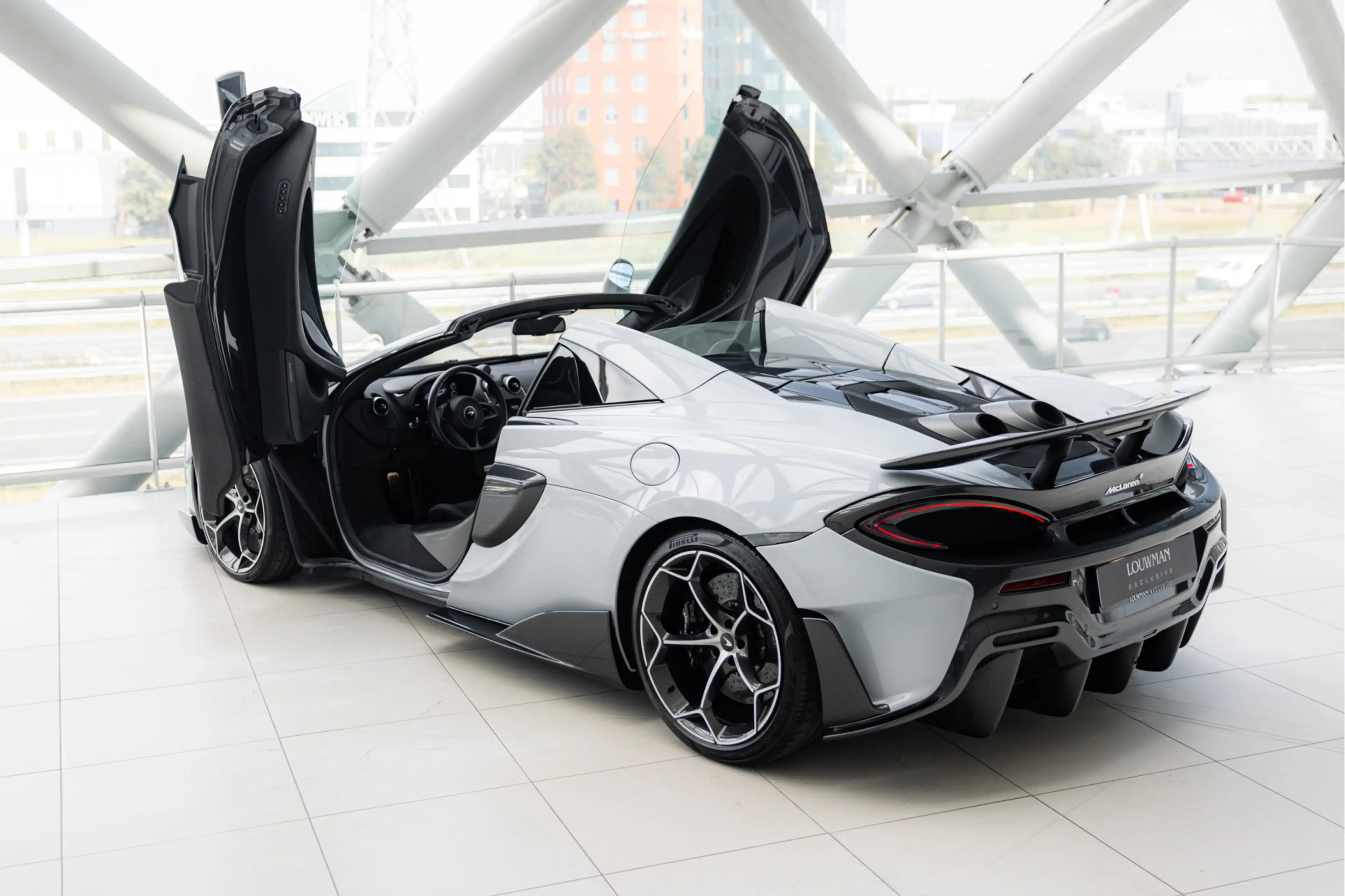 McLaren 600LT Spider 3.8 V8 | MSO Cirrus Grey | Noselift | — photo 11