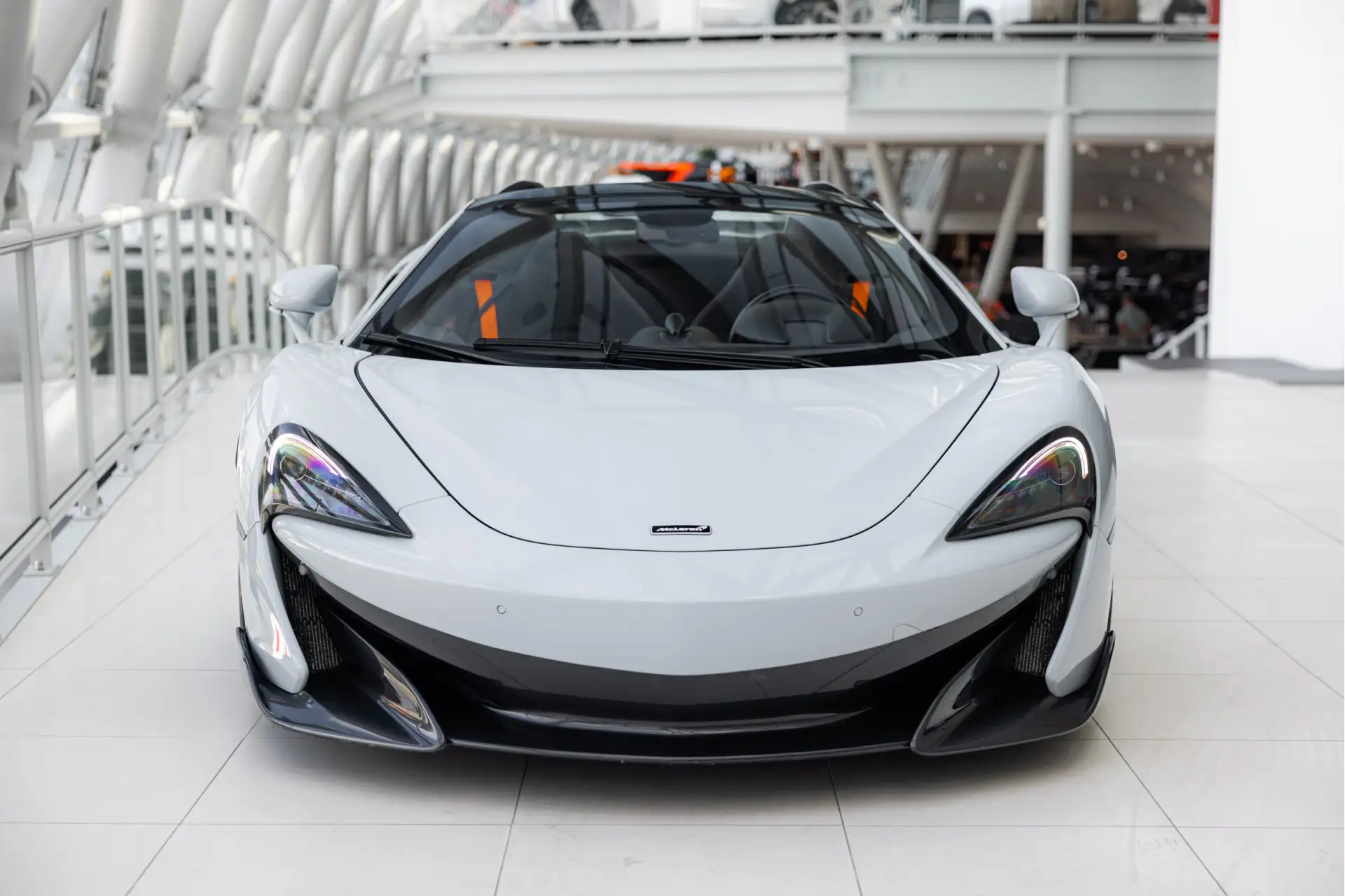 맥라렌 600LT Spider 2020 화이트 사진 3