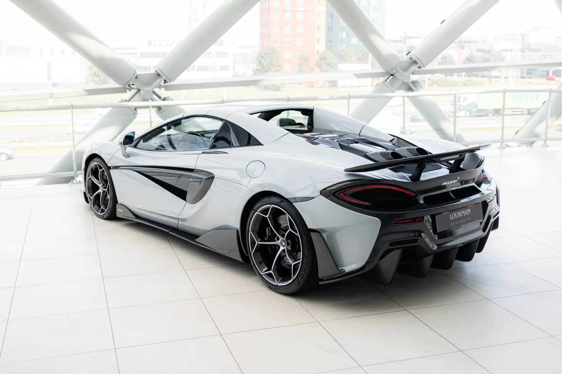 맥라렌 600LT Spider 2020 화이트 사진 8