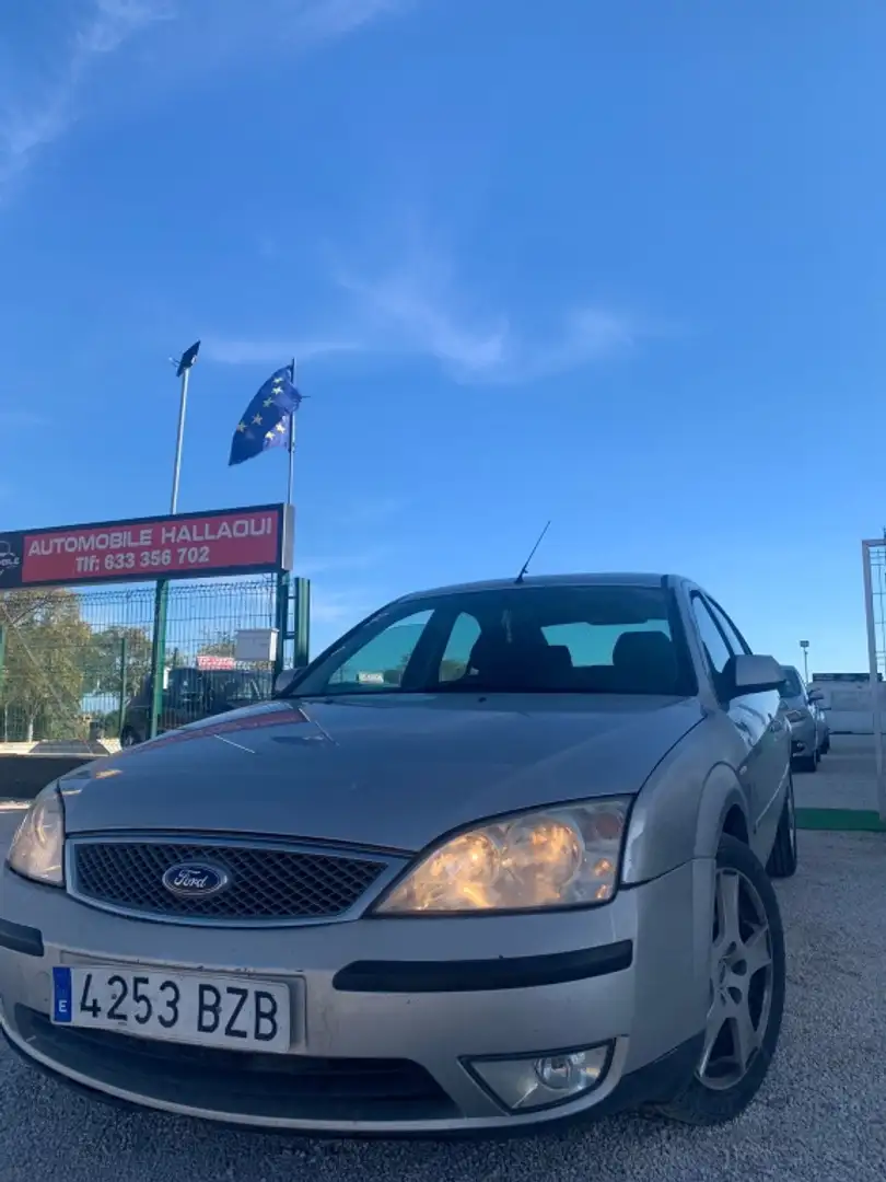 Ford Mondeo 2.0 TDCi Trend Gris - 1