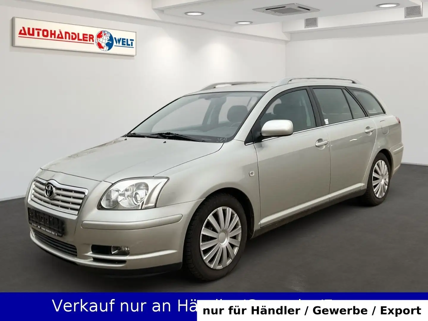 Toyota Avensis Kombi 1.8 Automatik Klimaaut. Ezüst - 1