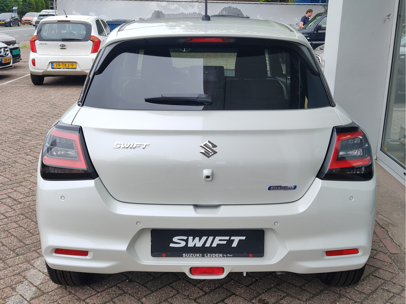 Suzuki Swift 1.2 SELECT SMART HYBRID Direct Leverbaar | Tot 10 — photo 4