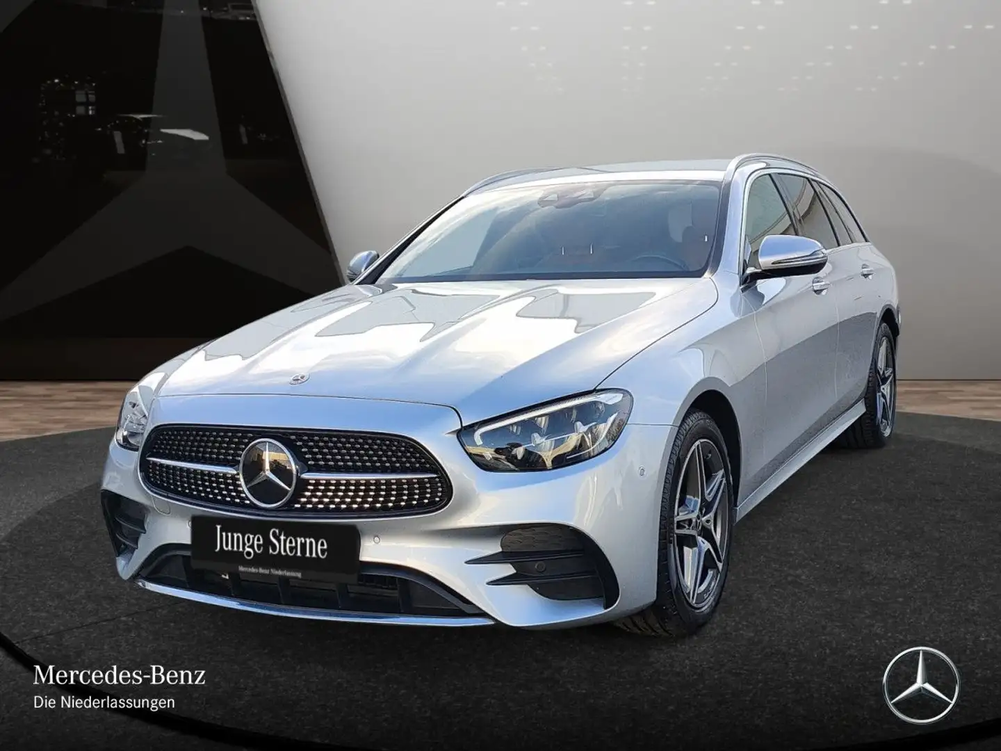 Mercedes-Benz E 300 de T 4M AMG+AHK+LED+FAHRASS+BURMESTER+KAMERA Silber - 2