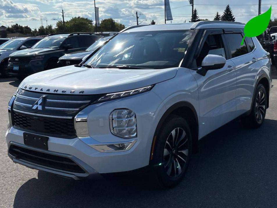 2026 Mitsubishi Outlander LE SIÈGES CHAUFFANTS CAM360 7 PASSAGERS TOIT PANO