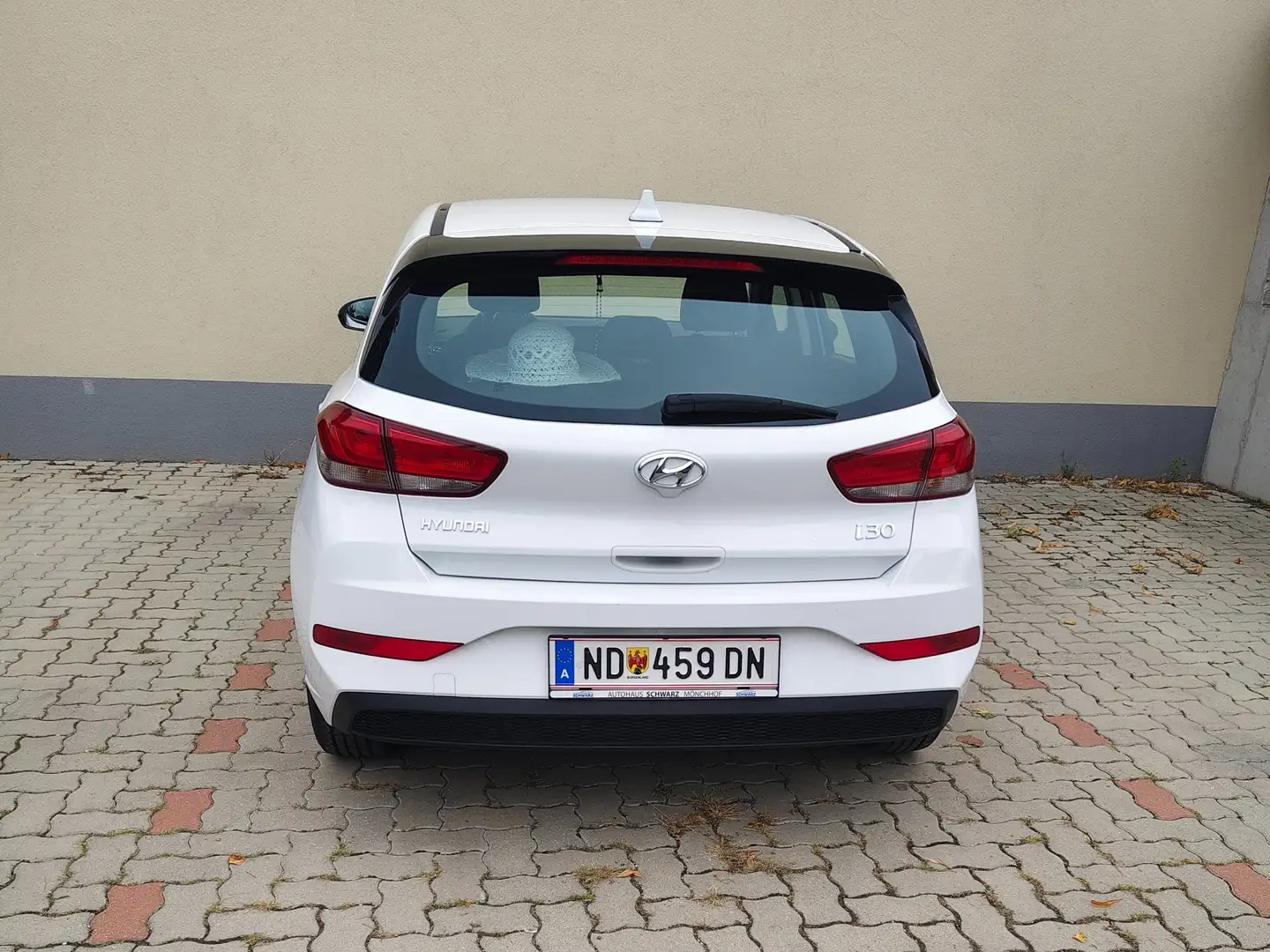 Hyundai i30 i30 1,5 DPI i-Line Plus i-Line Plus Weiß - 2
