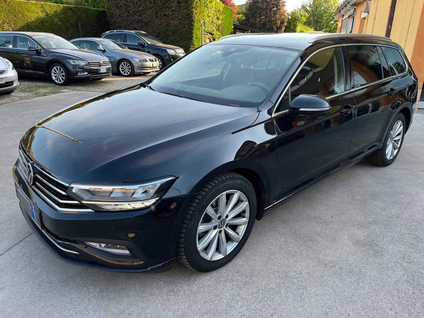 Volkswagen Passat Variant Variant 2.0tdi Business 150cv dsg TELECAMERA! Negro - 1