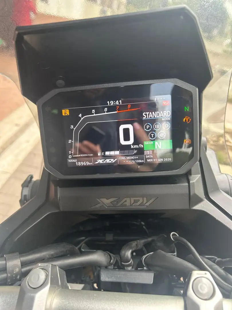 Honda X-ADV 750 Alb - 2