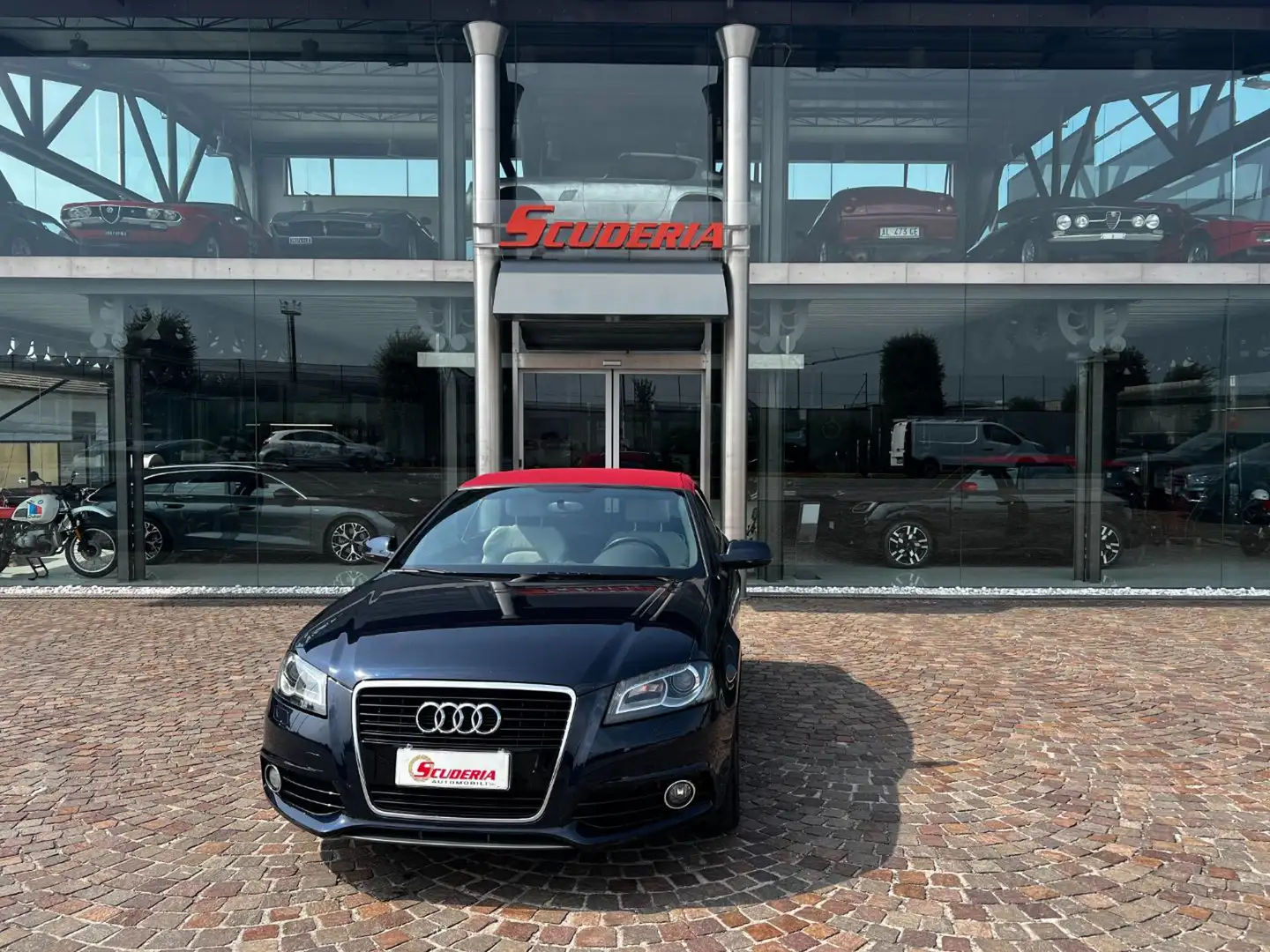 Audi A3 Cabrio 2.0 TDI S tronic Ambition Albastru - 1