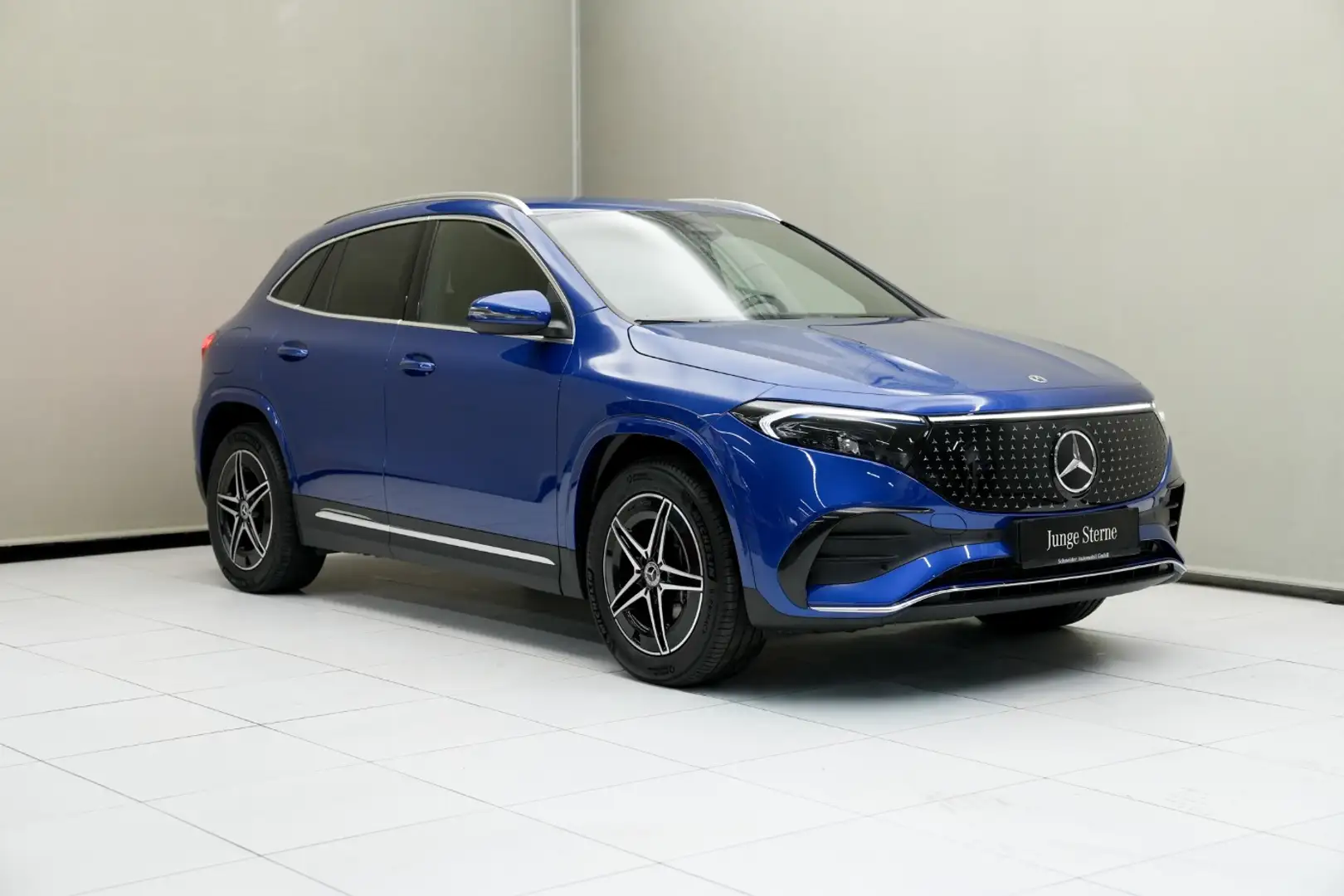 Mercedes-Benz EQA 300 4MATIC Österreich-Edition W-Paket Navi Blauw - 2