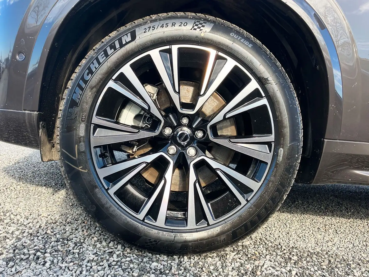 Volvo XC90 T8 AWD Plus Dark Automatik 7-Sitzer AHK ACC Grau - 2