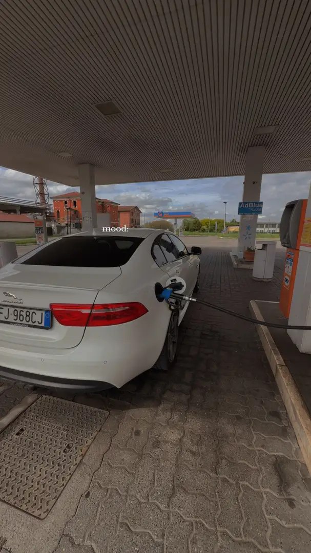 Jaguar XE 2.0d R-Sport awd 180cv auto - 2
